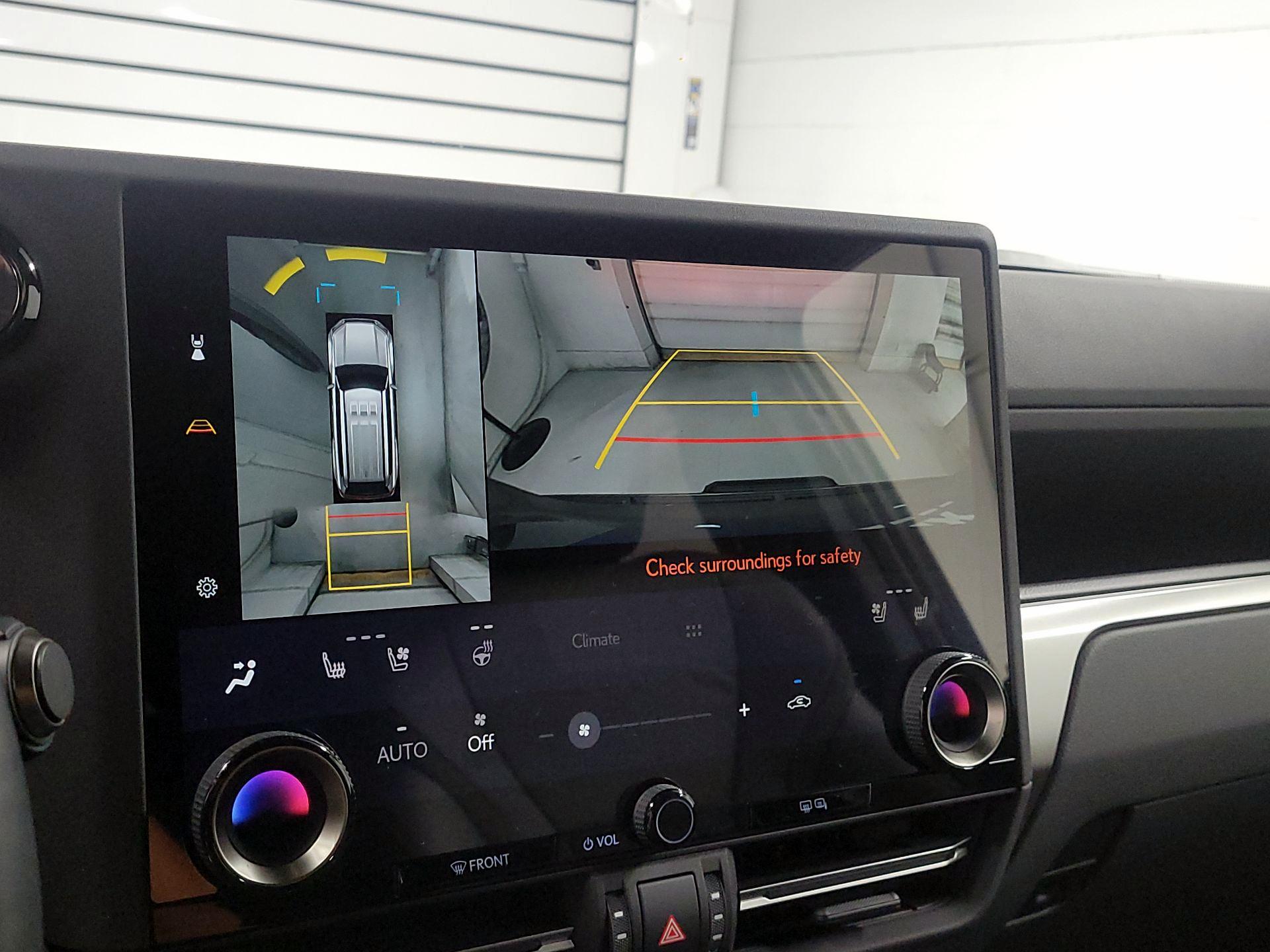 Thumbnail: 2024 Lexus GX - 15