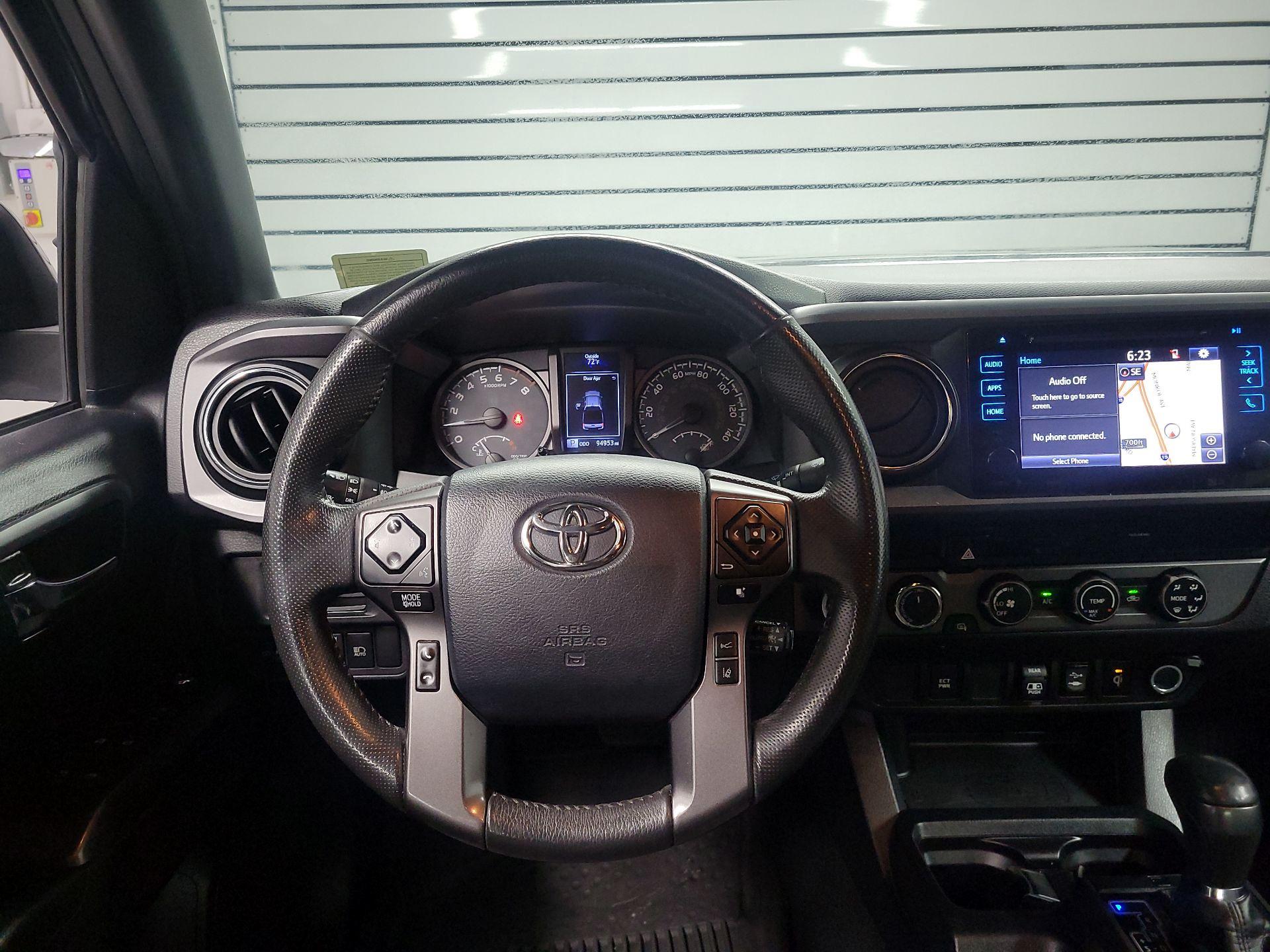 Thumbnail: 2018 Toyota Tacoma - 10