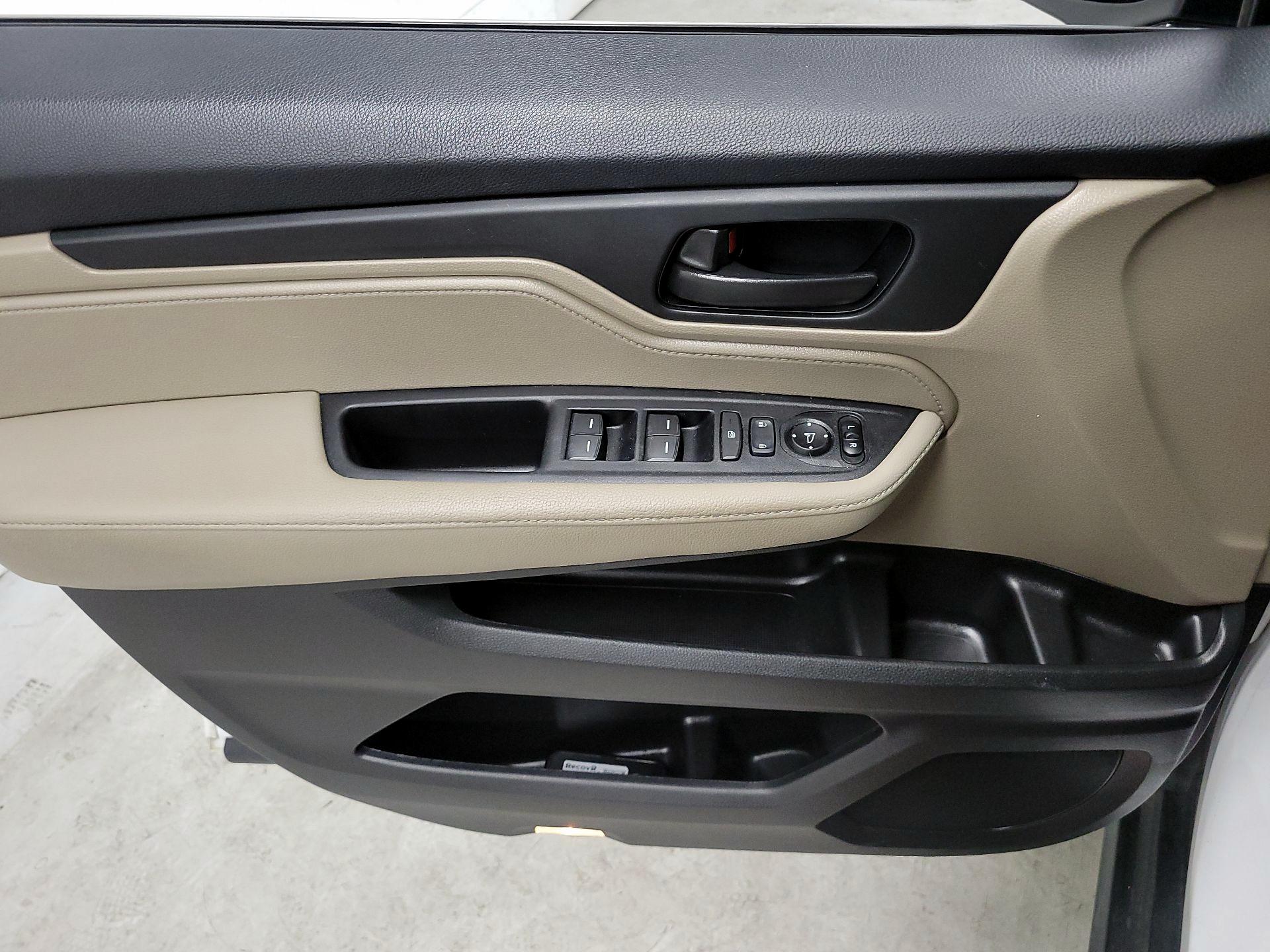 Thumbnail: 2021 Honda Odyssey - 12
