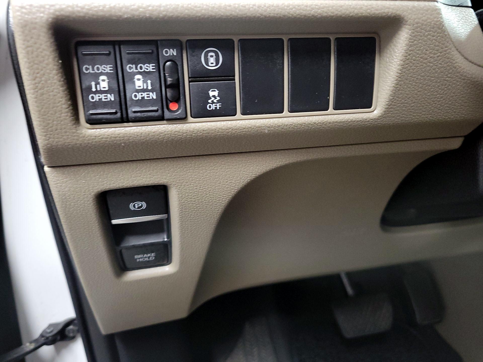 Thumbnail: 2021 Honda Odyssey - 13