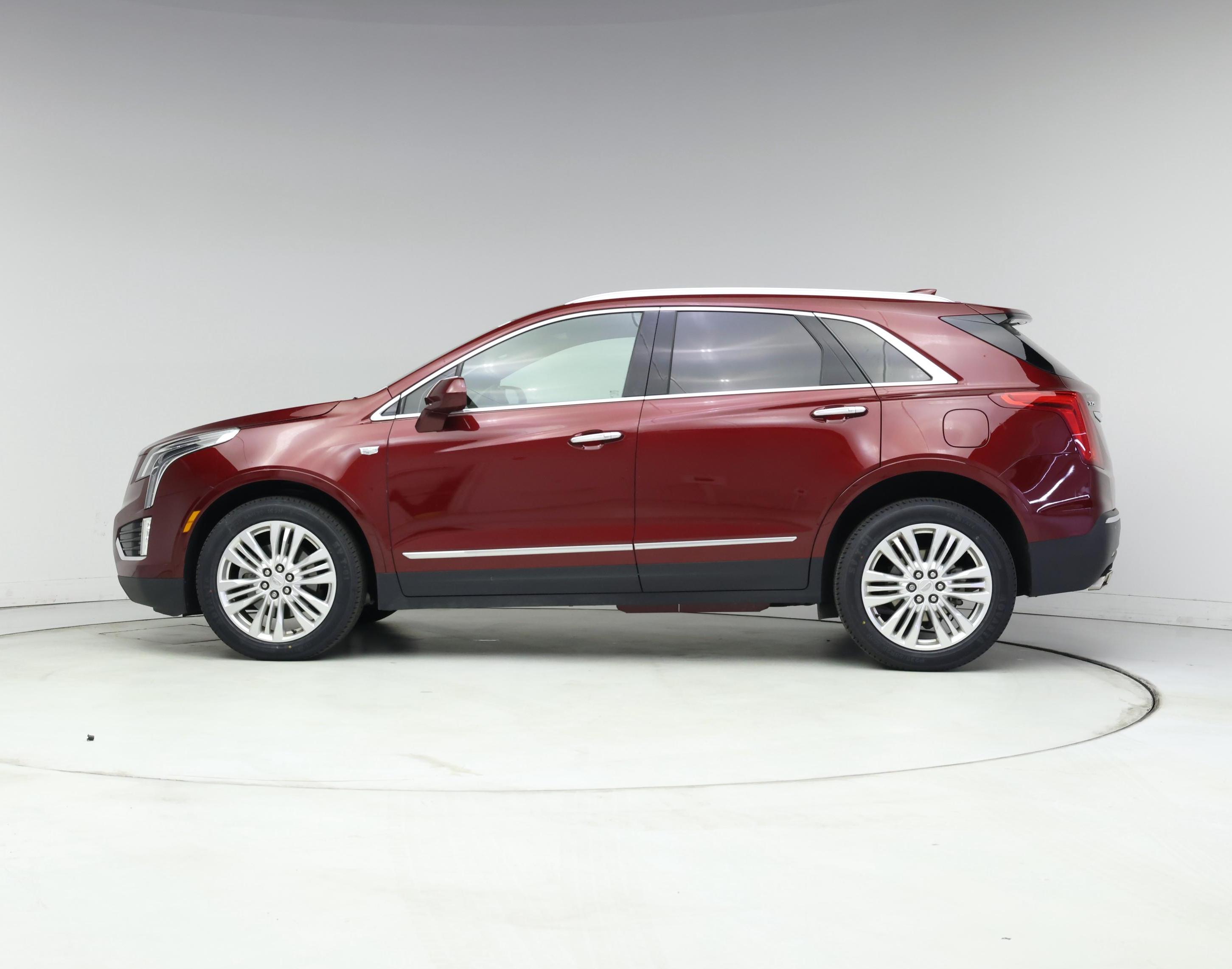 Thumbnail: 2017 Cadillac XT5 - 3