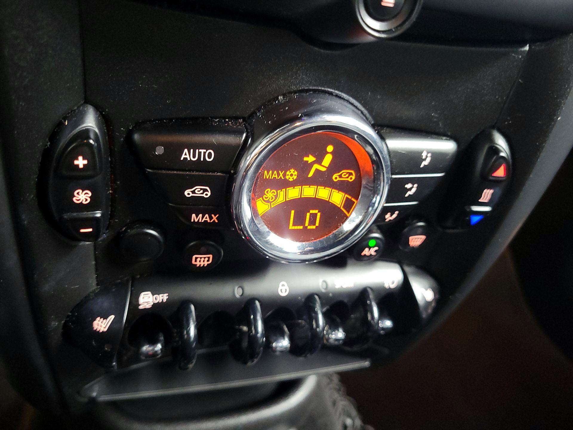Thumbnail: 2015 MINI Cooper Countryman - 14