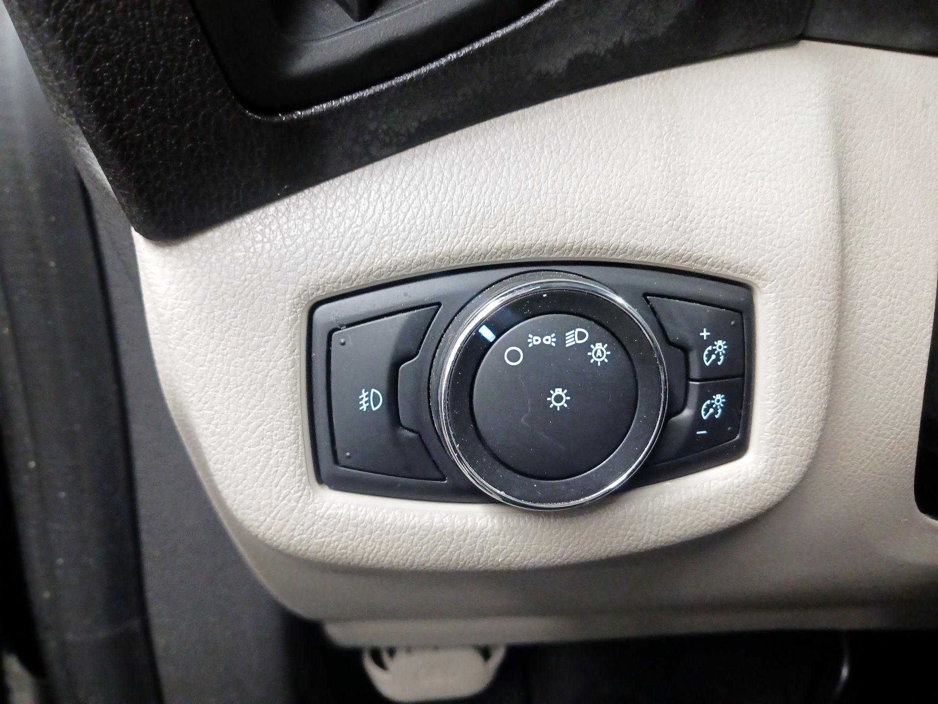 Thumbnail: 2016 Ford Transit Series - 13