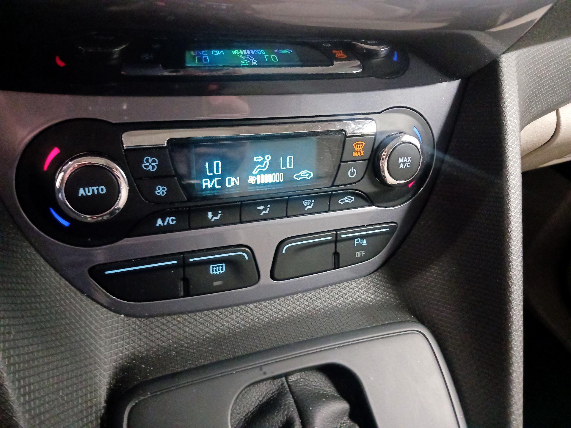 Thumbnail: 2016 Ford Transit Series - 16