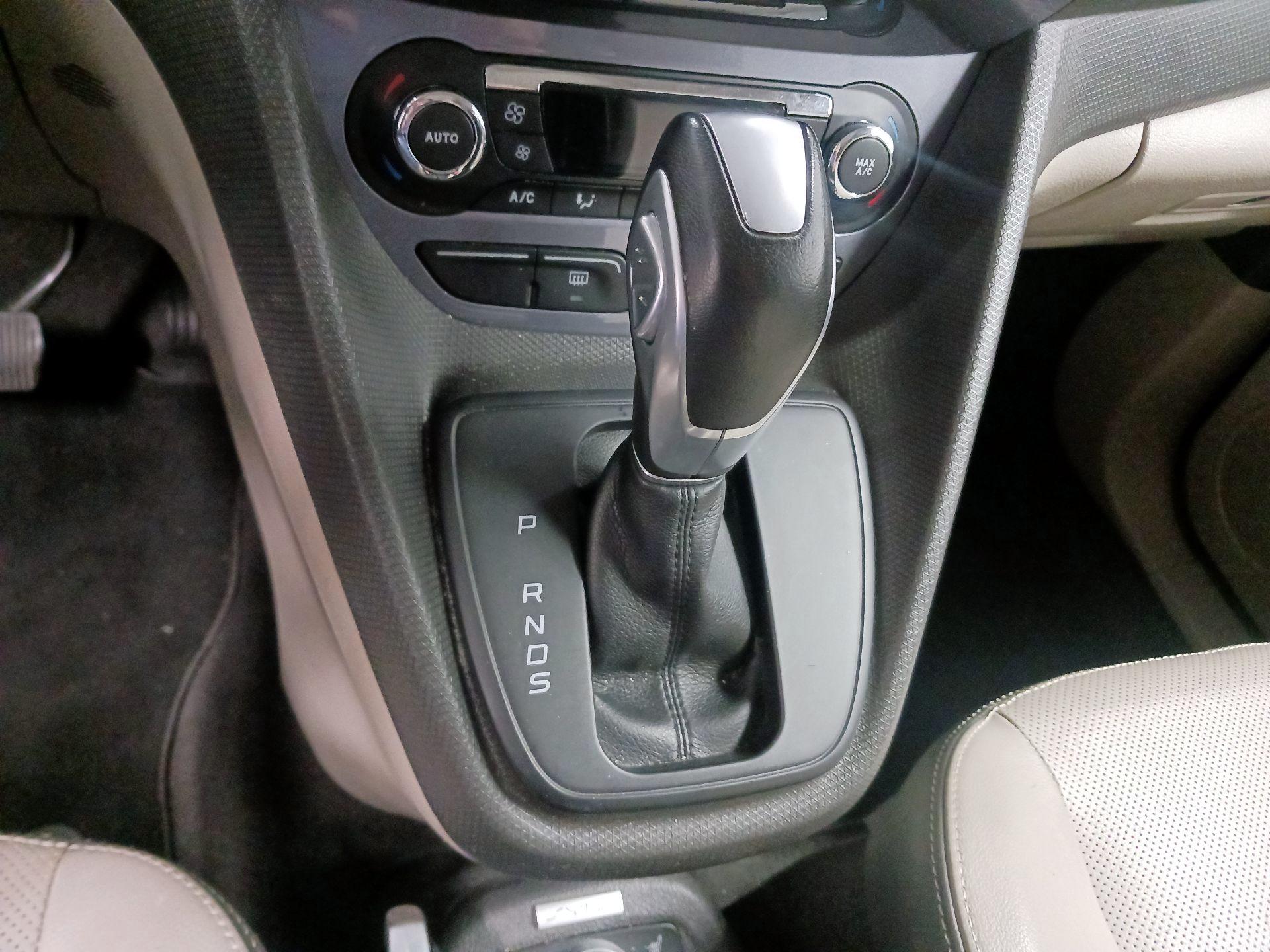 Thumbnail: 2016 Ford Transit Series - 17