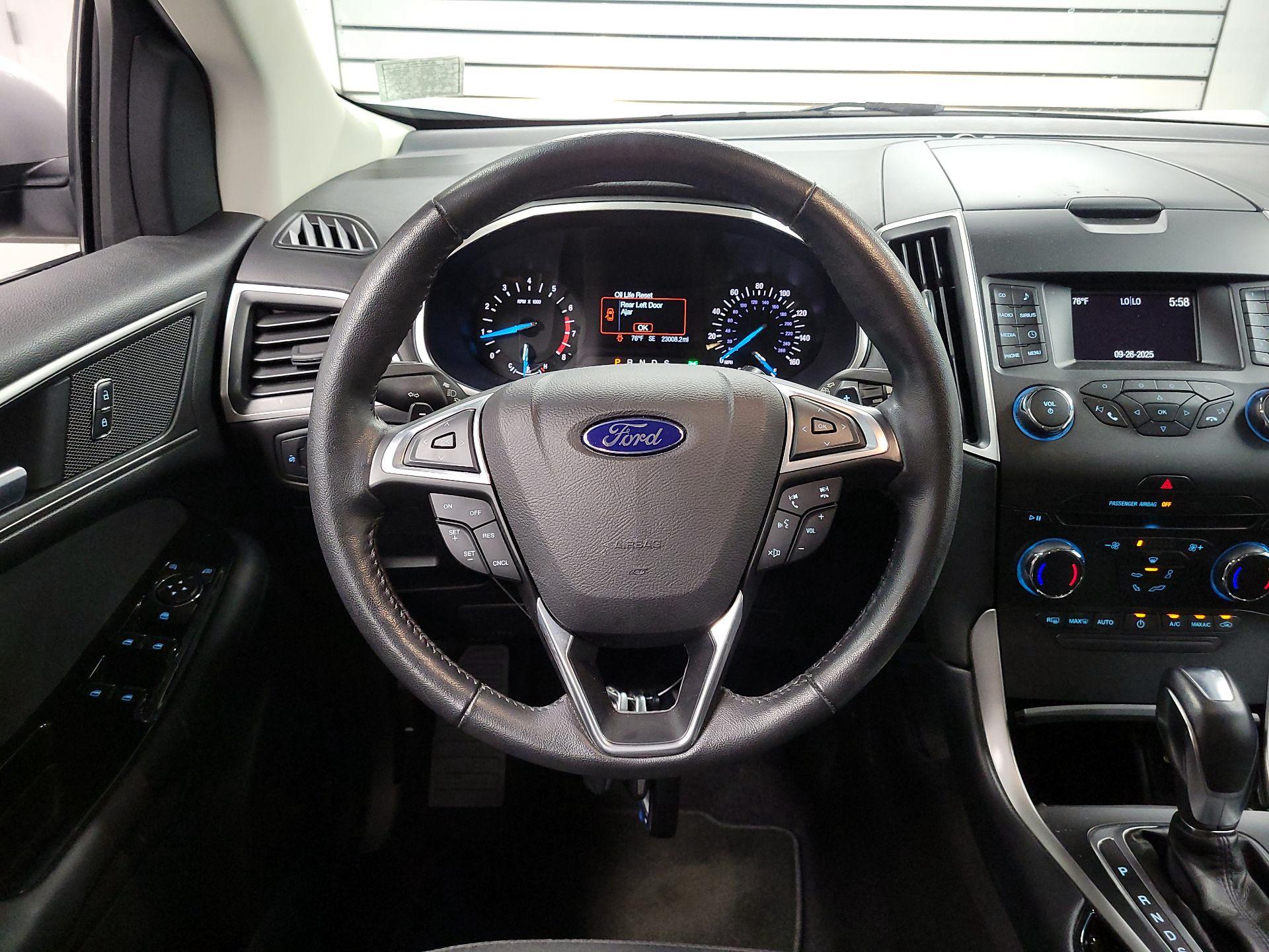Thumbnail: 2015 Ford Edge - 10