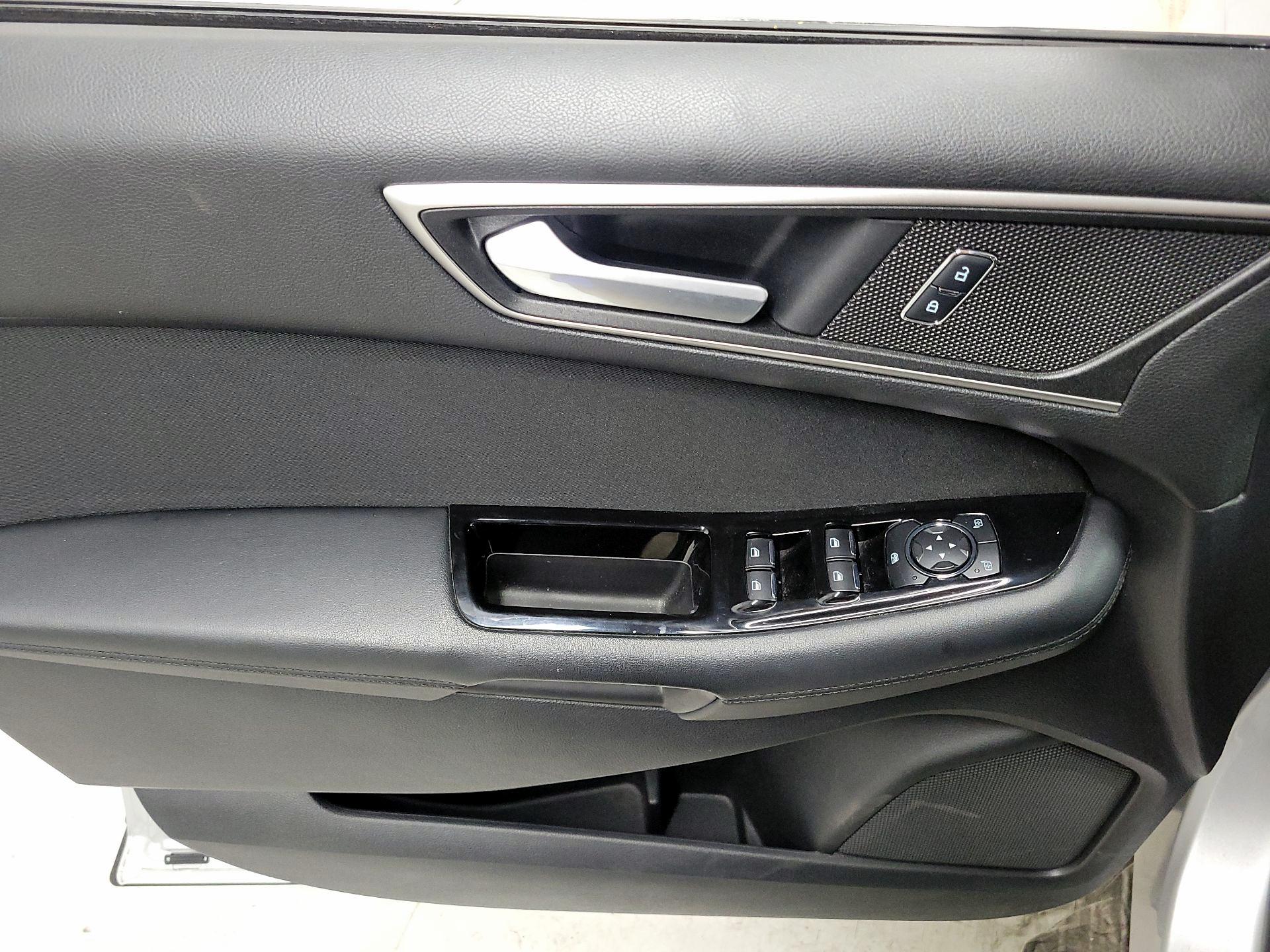 Thumbnail: 2015 Ford Edge - 12