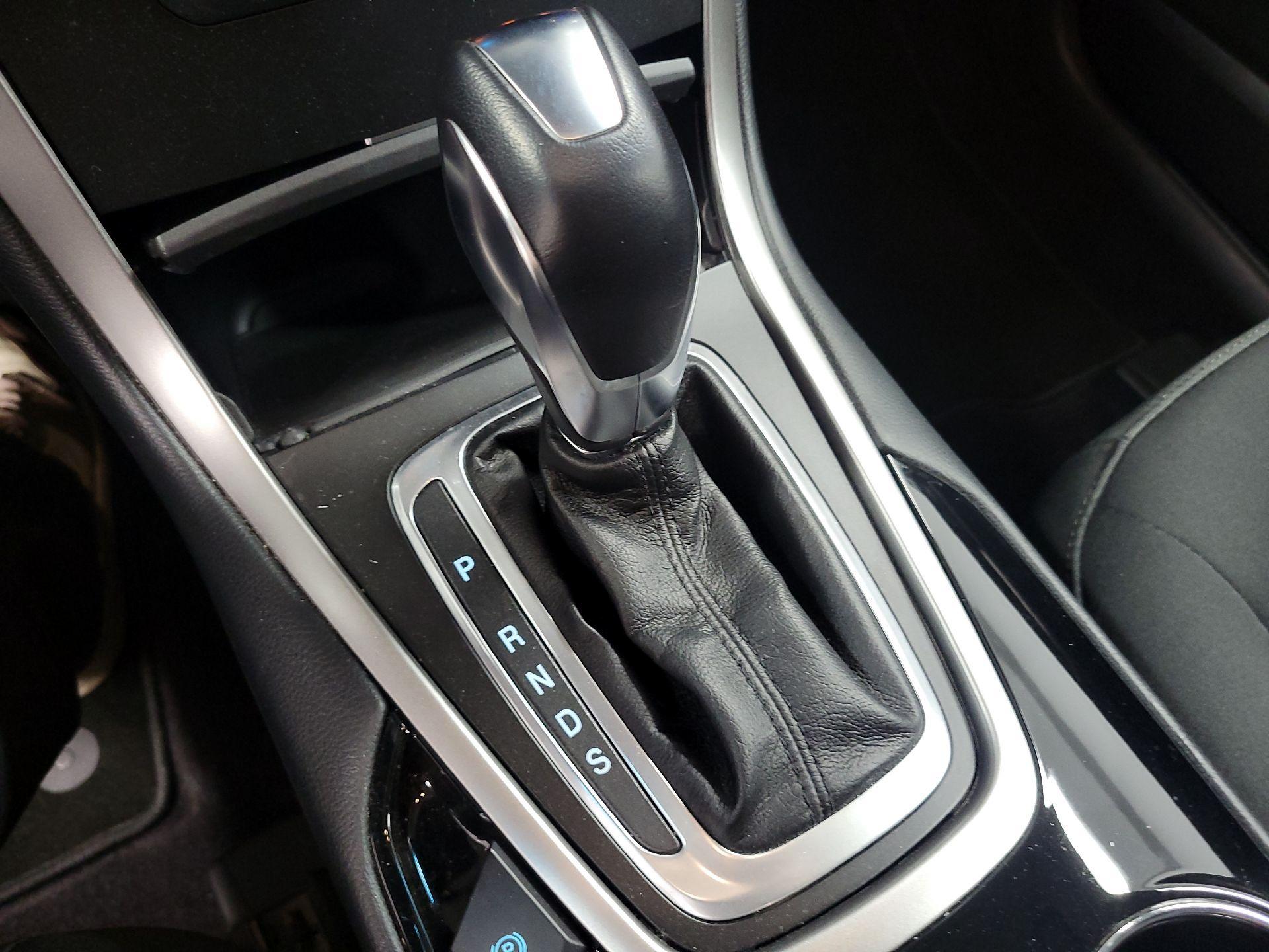Thumbnail: 2015 Ford Edge - 15