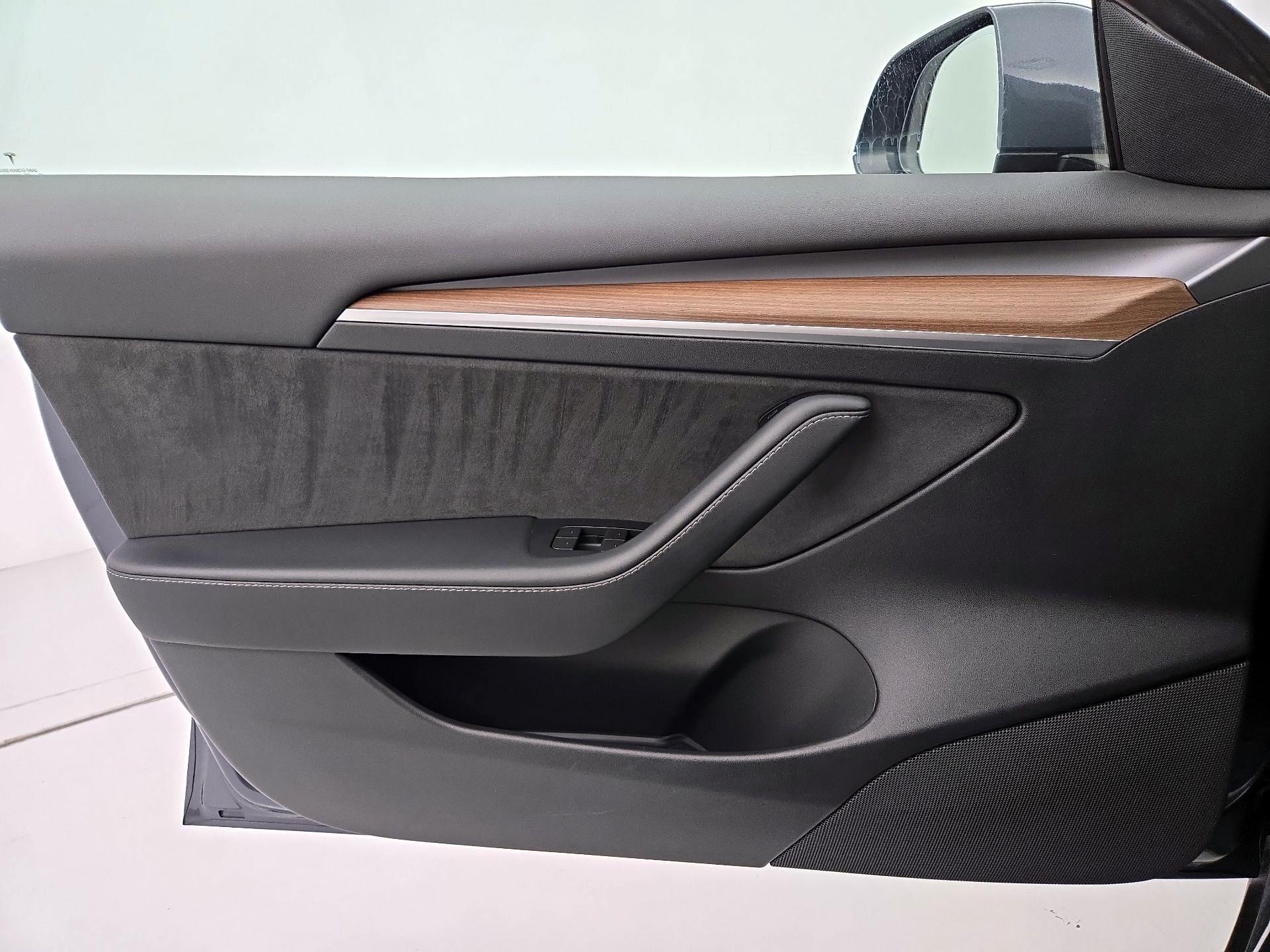 Thumbnail: 2022 Tesla Model 3 - 12