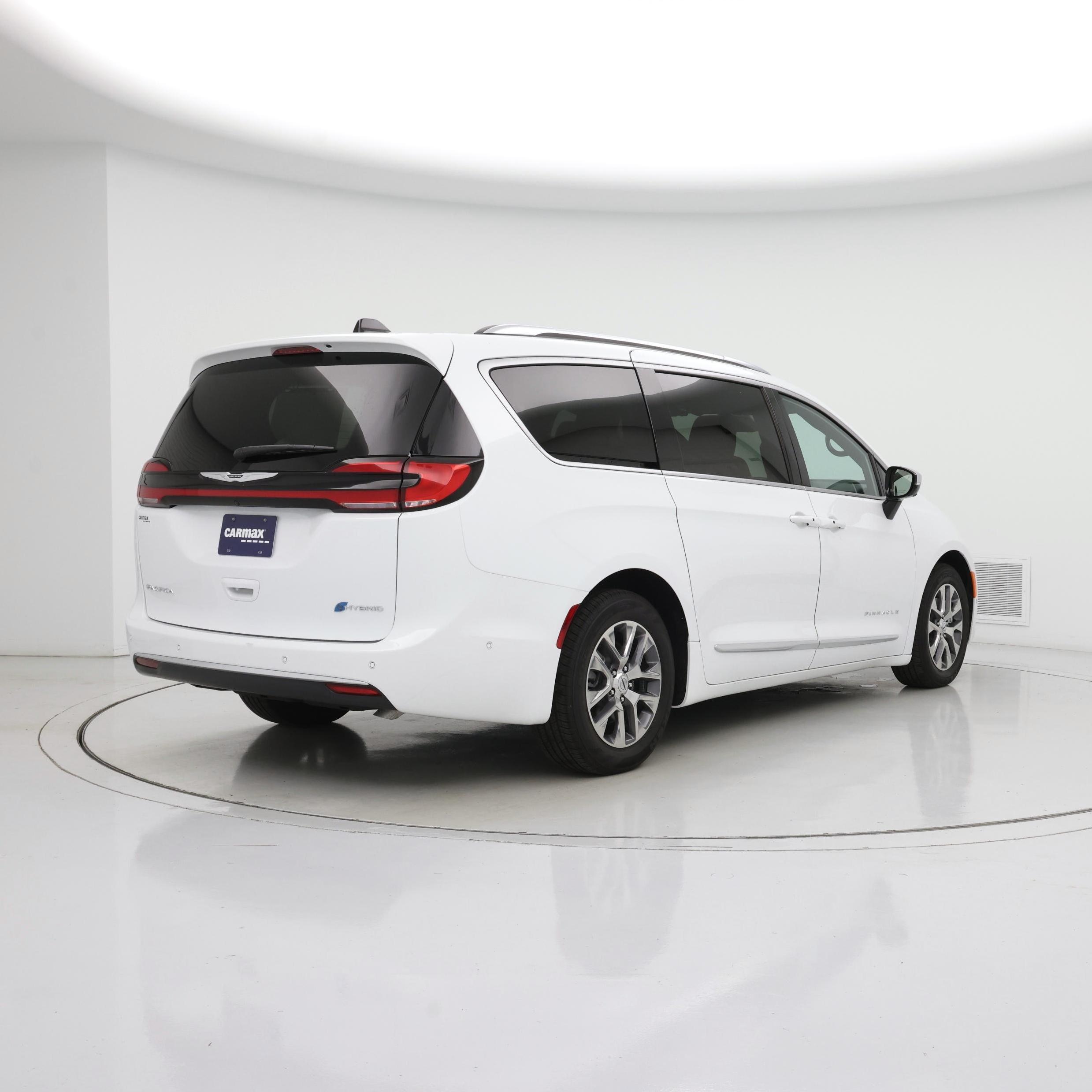 Thumbnail: 2025 Chrysler Pacifica - 8