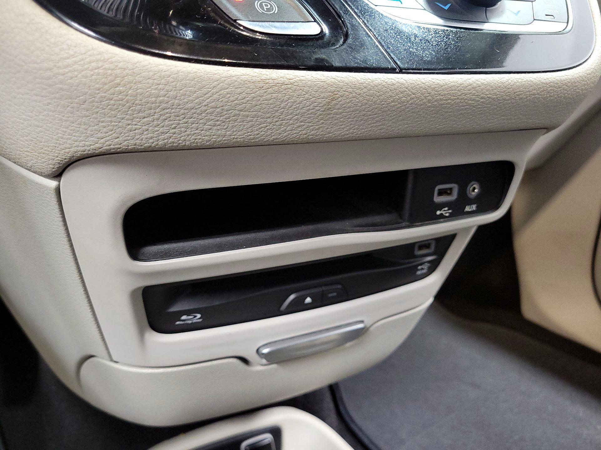 Thumbnail: 2019 Chrysler Pacifica - 18
