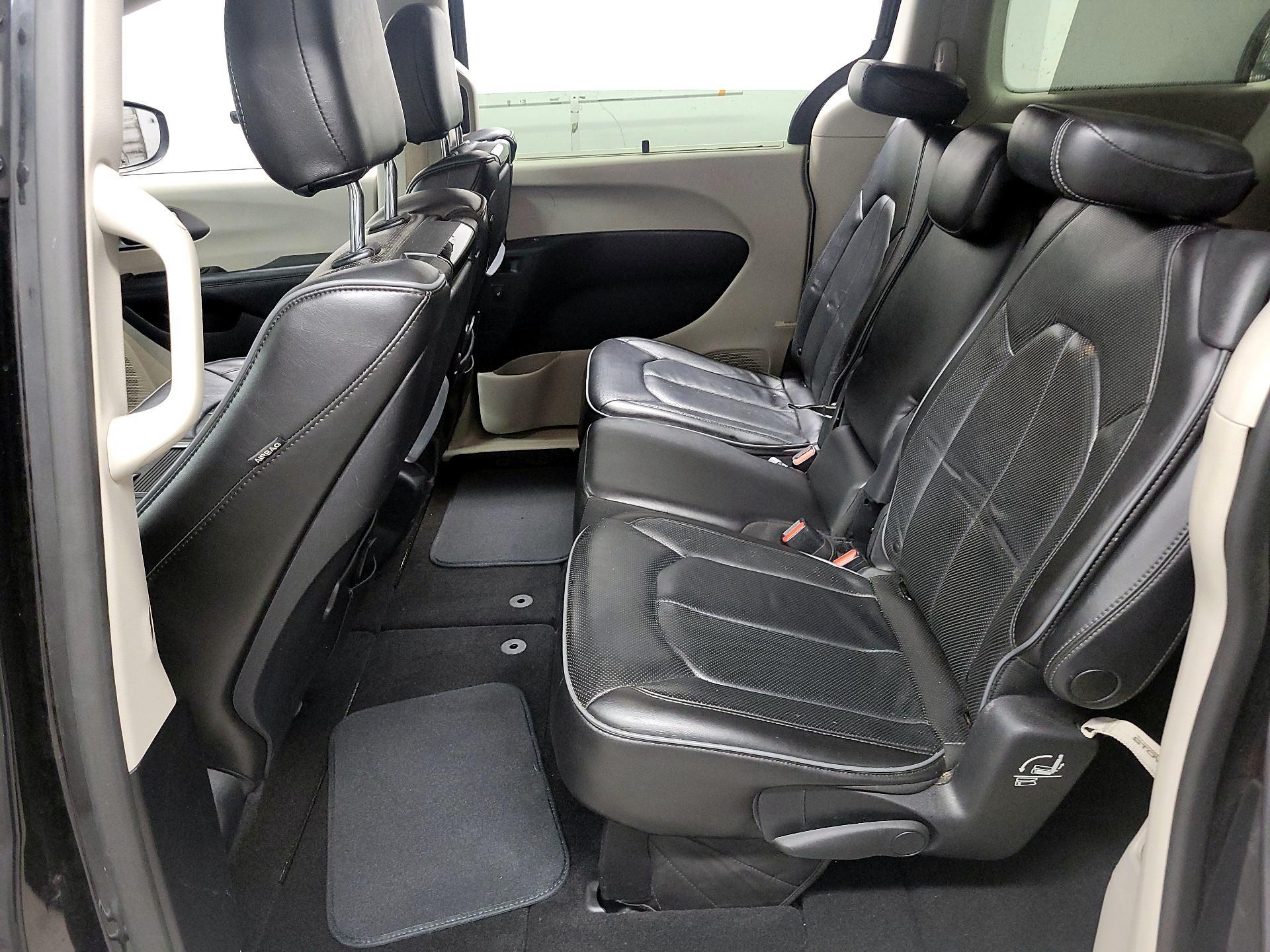 Thumbnail: 2019 Chrysler Pacifica - 19