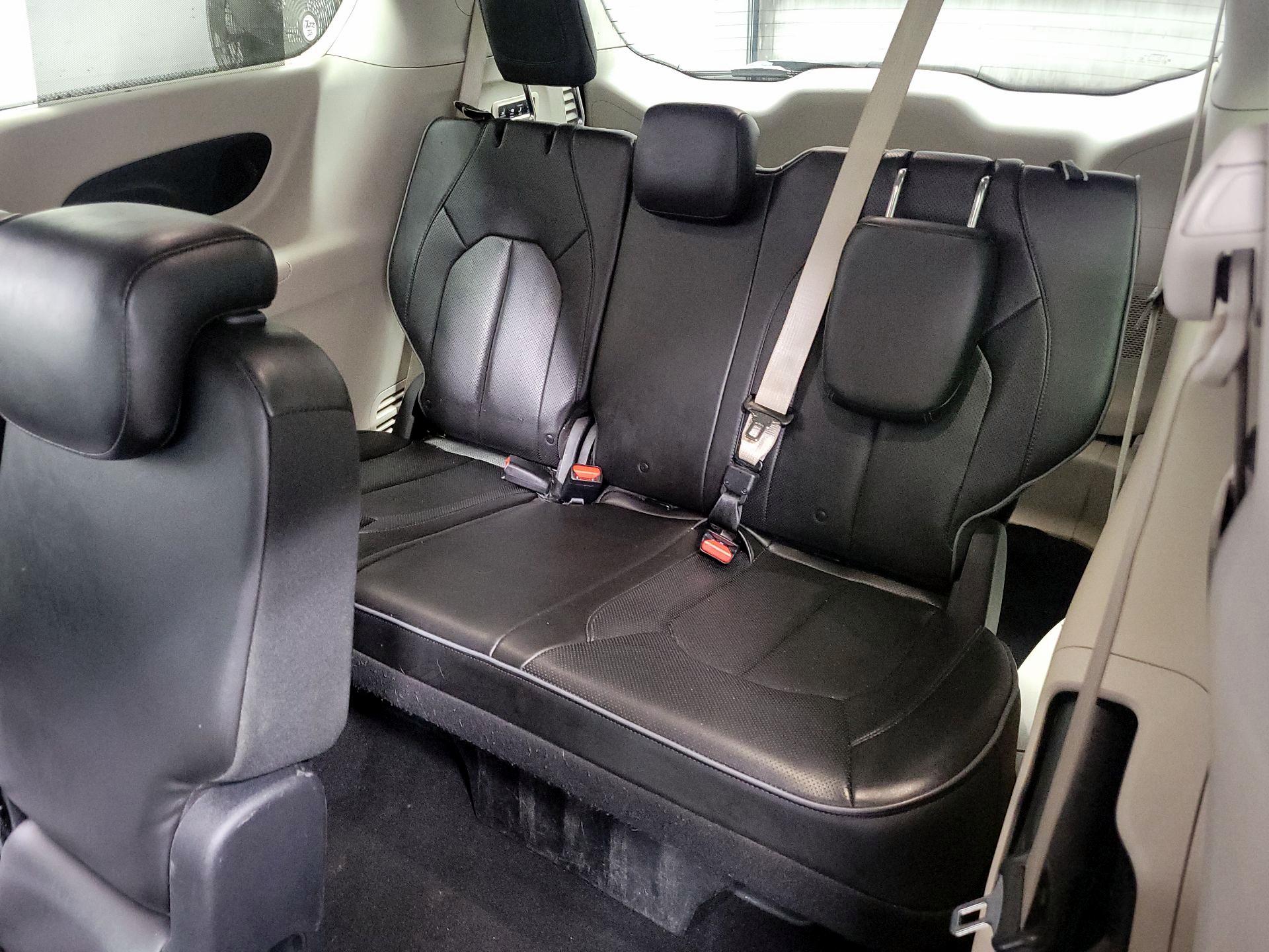 Thumbnail: 2019 Chrysler Pacifica - 20