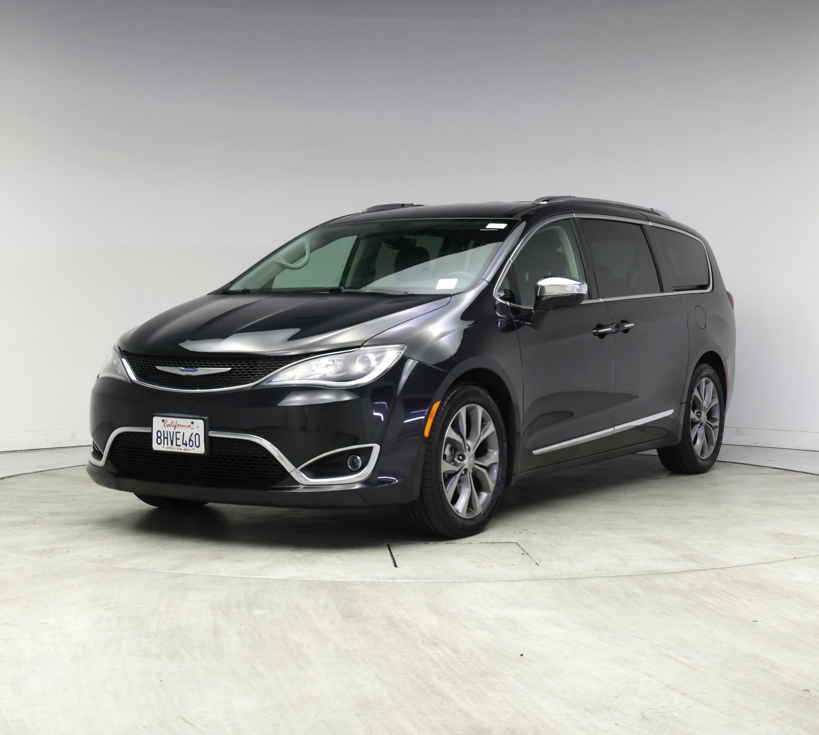 Thumbnail: 2019 Chrysler Pacifica - 4