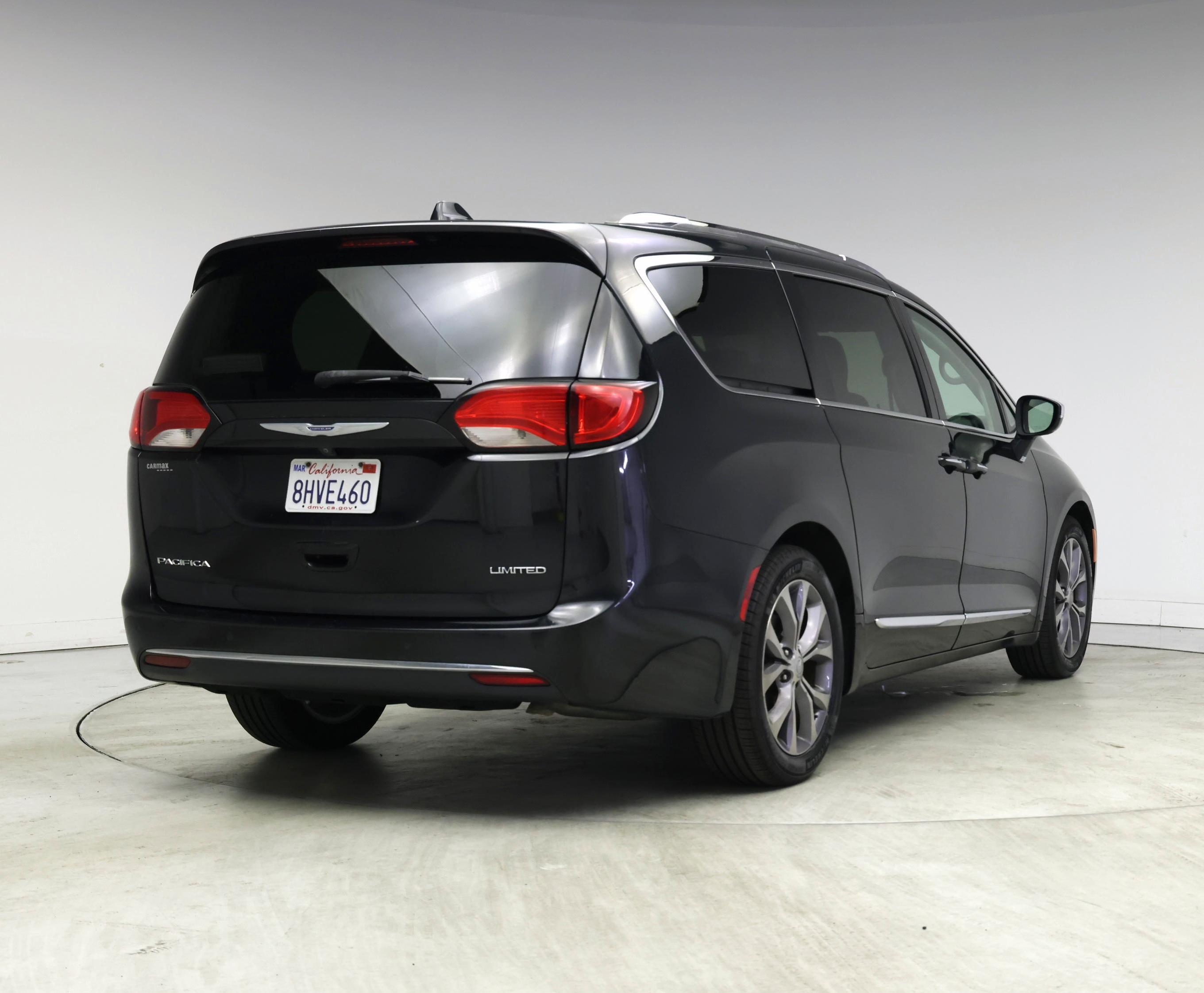 Thumbnail: 2019 Chrysler Pacifica - 8
