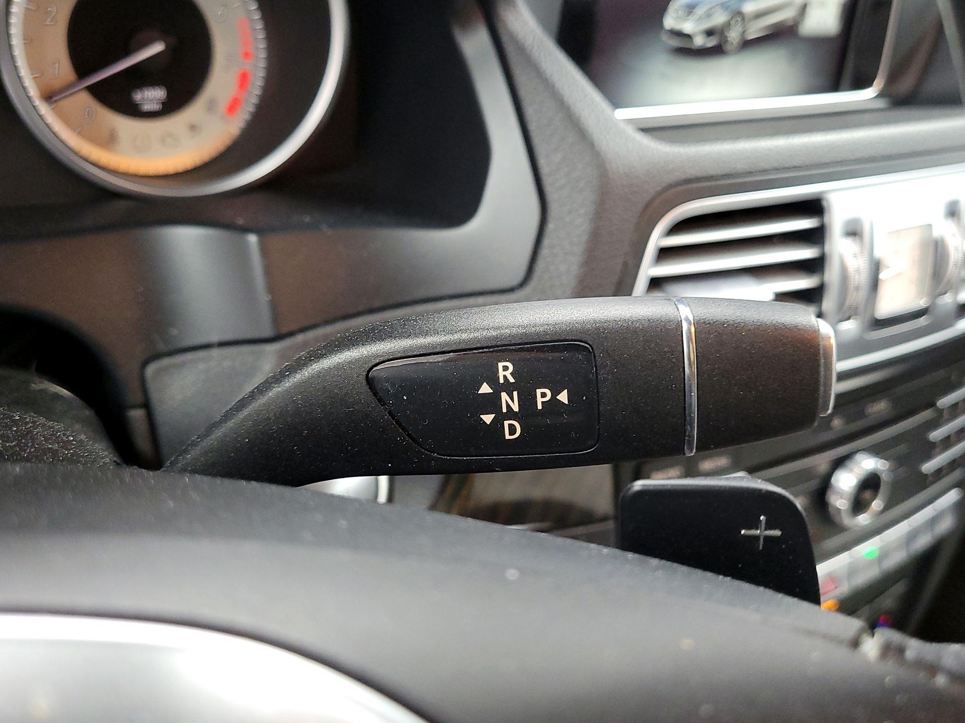 Thumbnail: 2016 Mercedes-Benz E-Class - 17