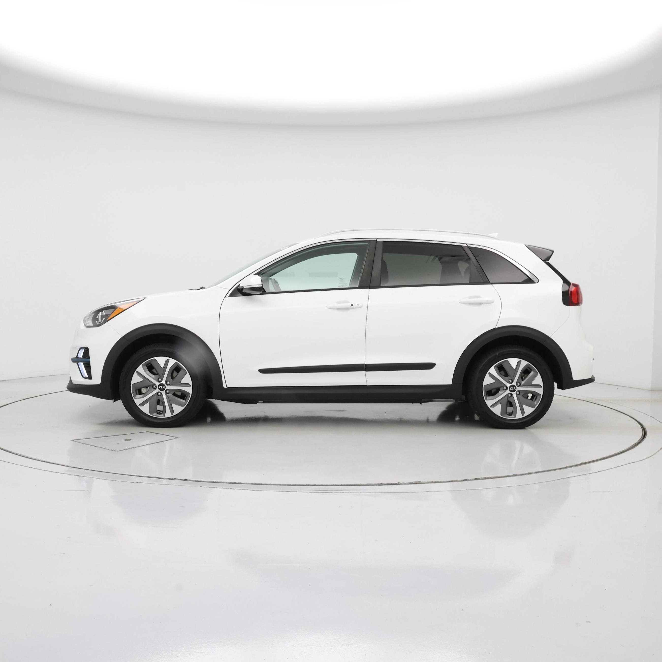 Thumbnail: 2020 Kia Niro - 3