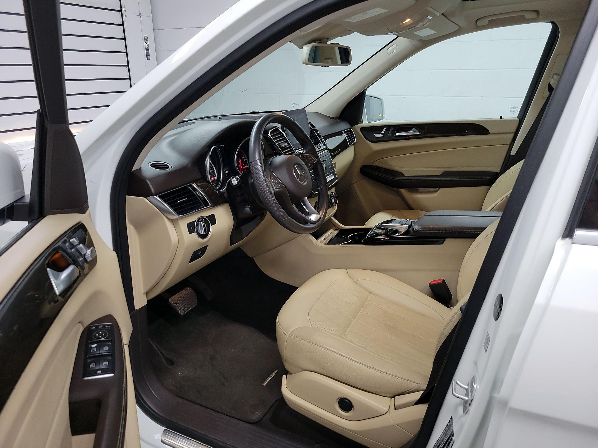 Thumbnail: 2016 Mercedes-Benz GLE - 11