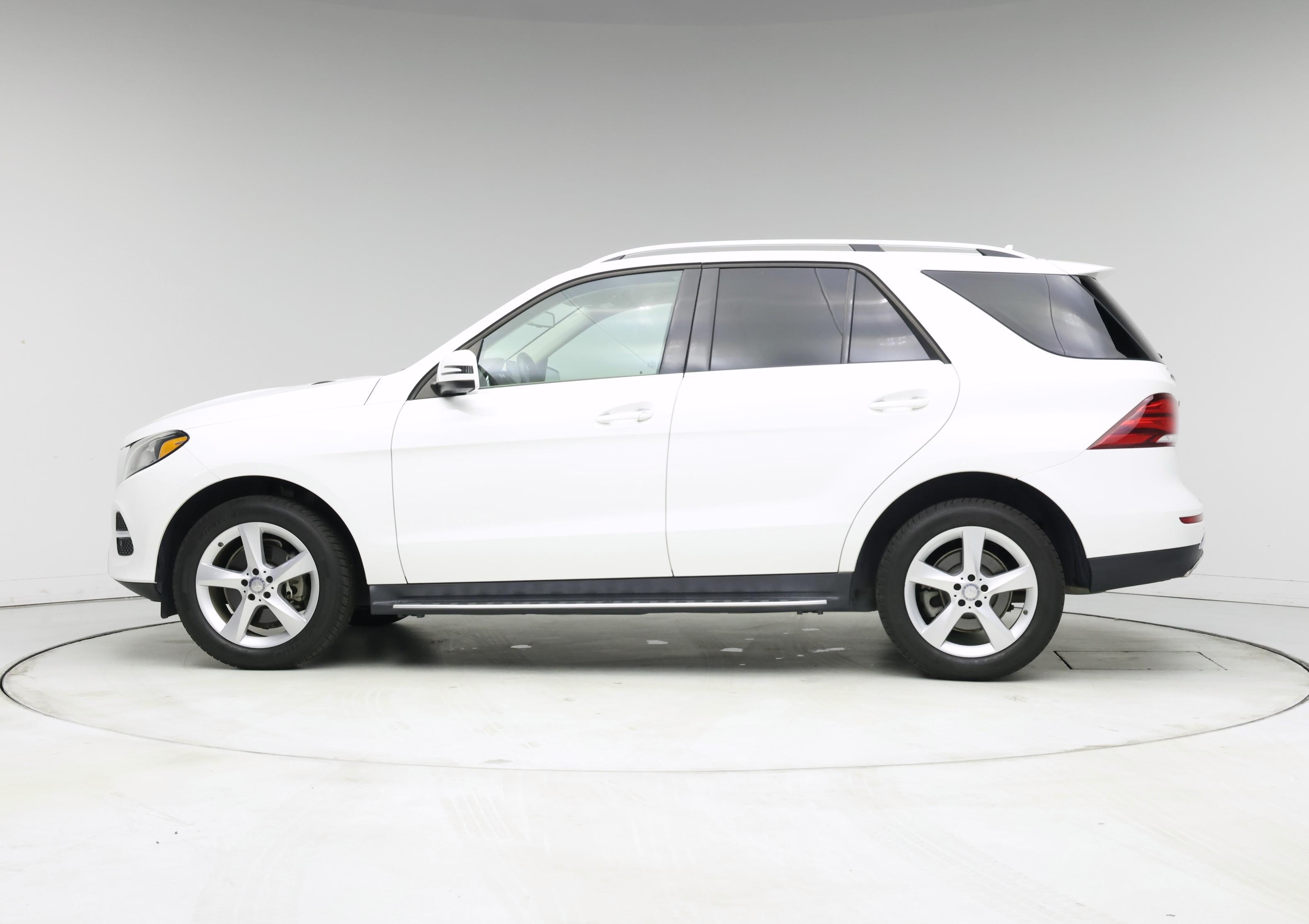 Thumbnail: 2016 Mercedes-Benz GLE - 3