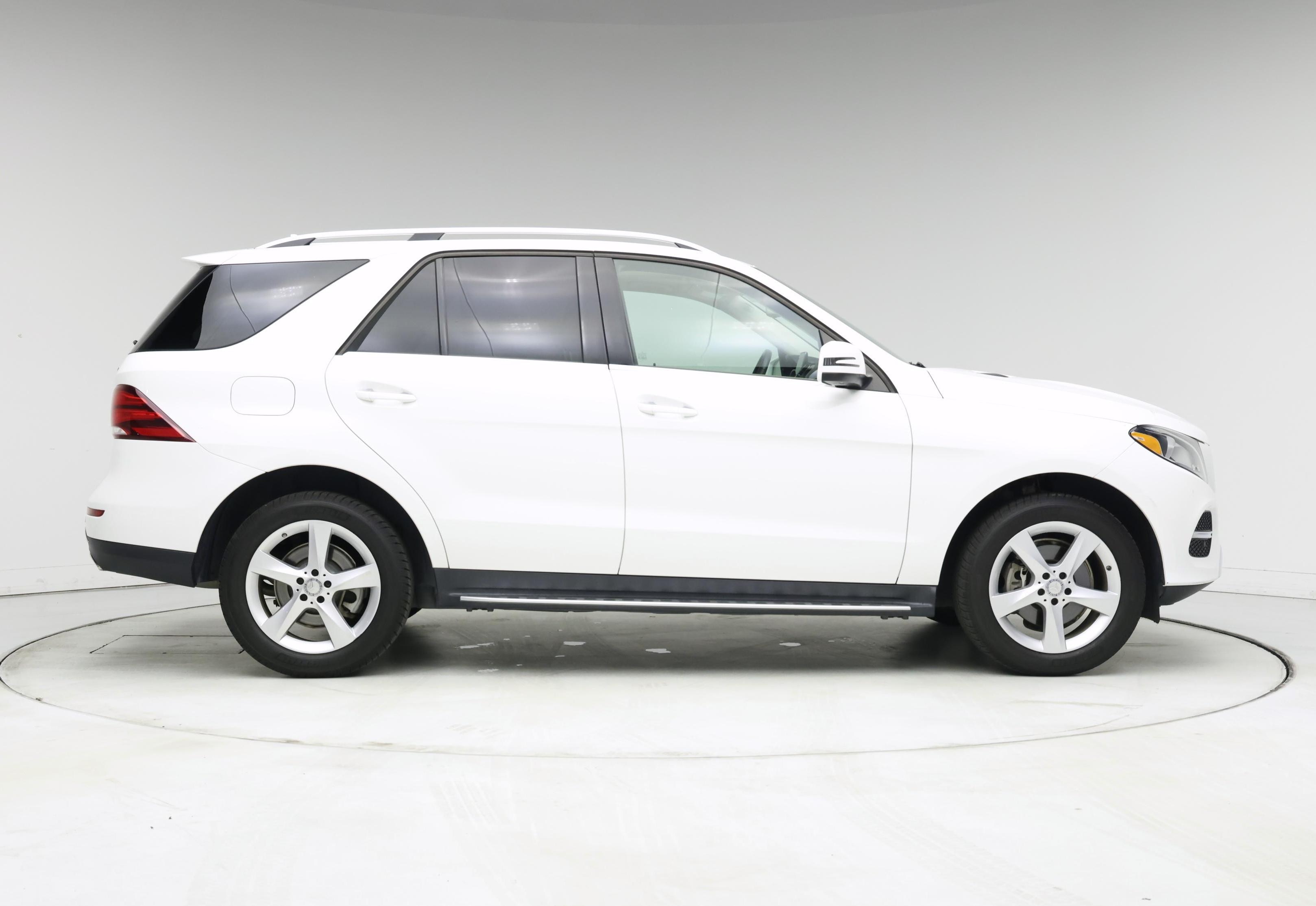 Thumbnail: 2016 Mercedes-Benz GLE - 7