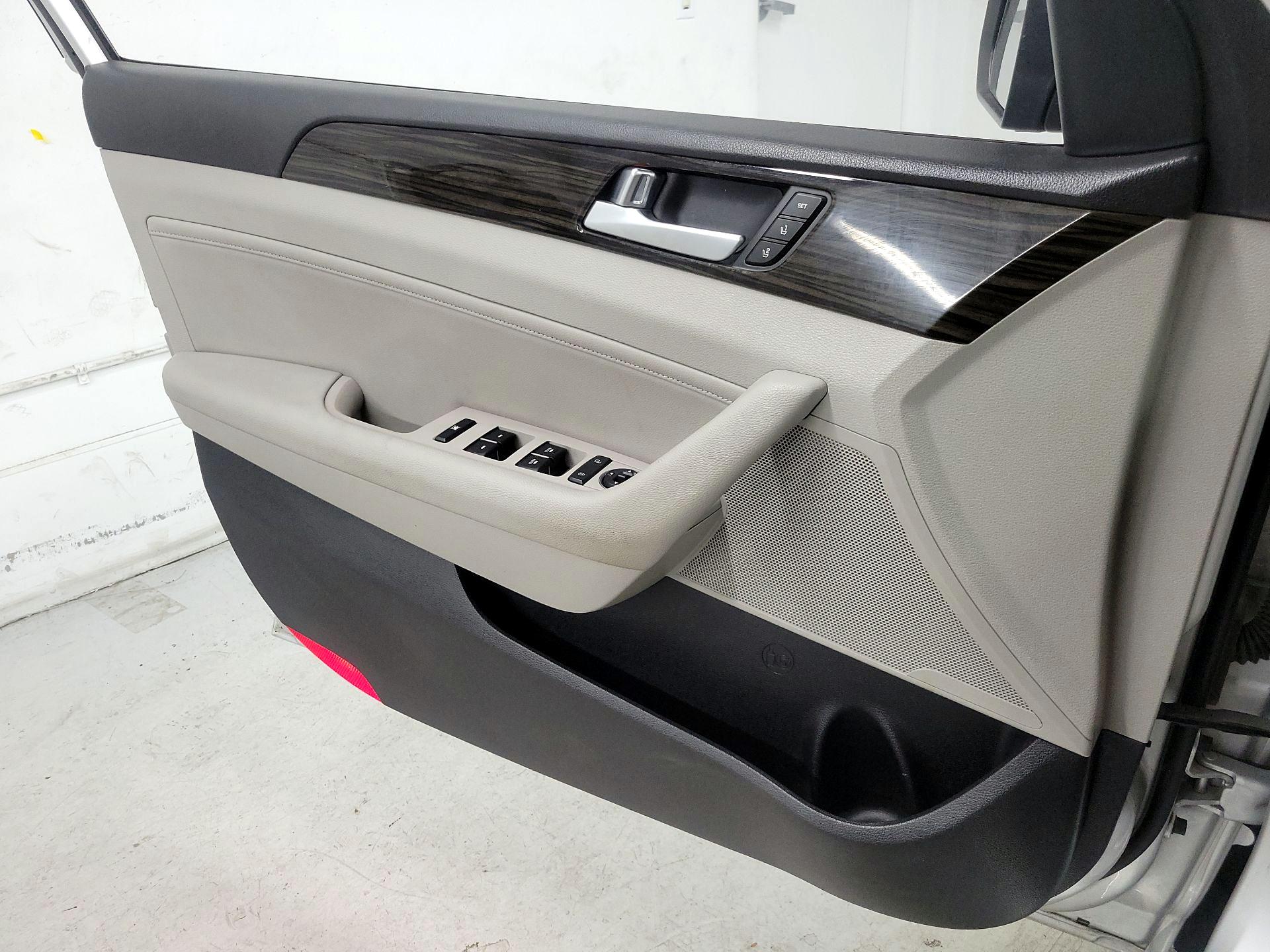 Thumbnail: 2016 Hyundai Sonata - 12