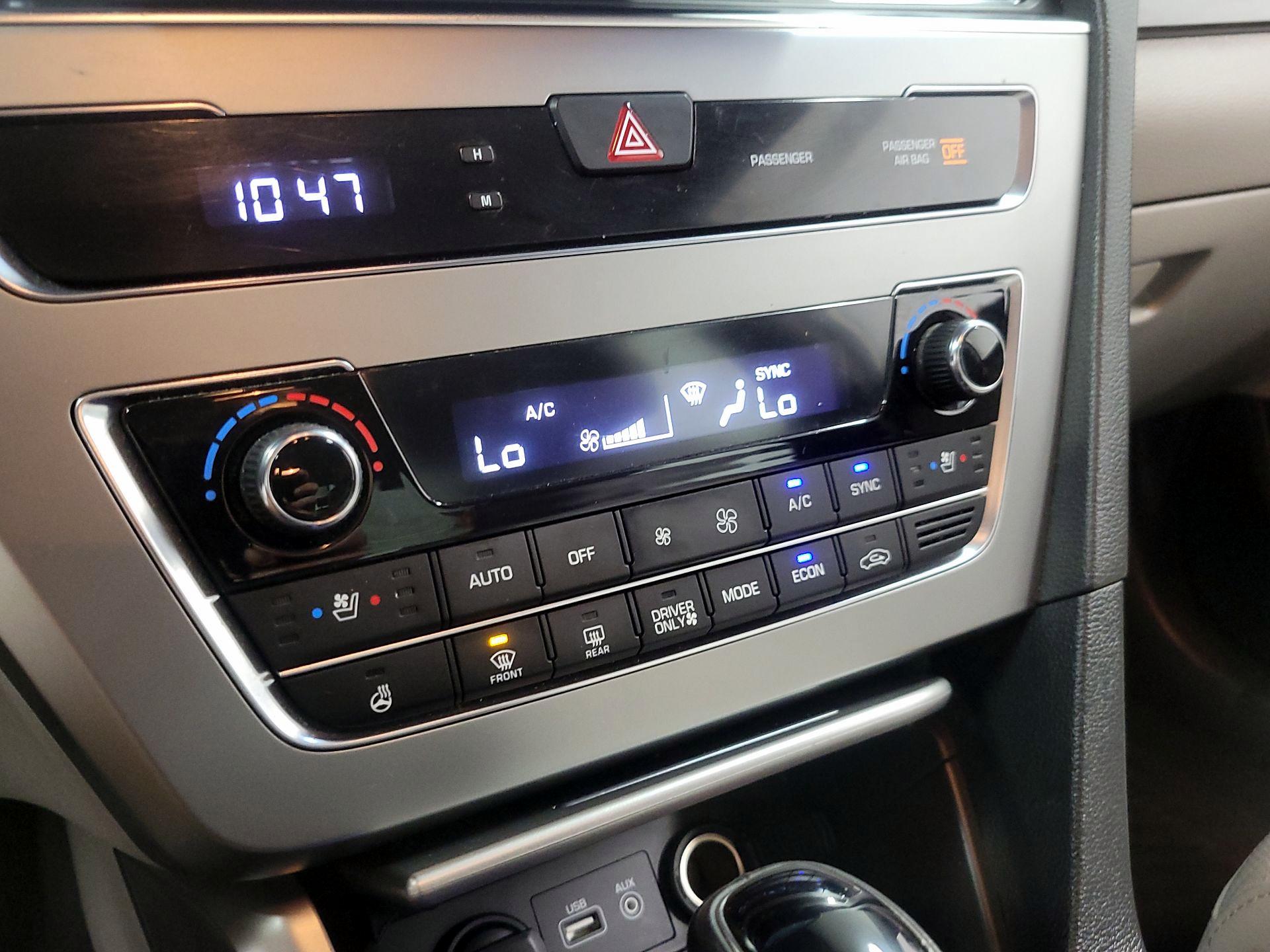 Thumbnail: 2016 Hyundai Sonata - 15