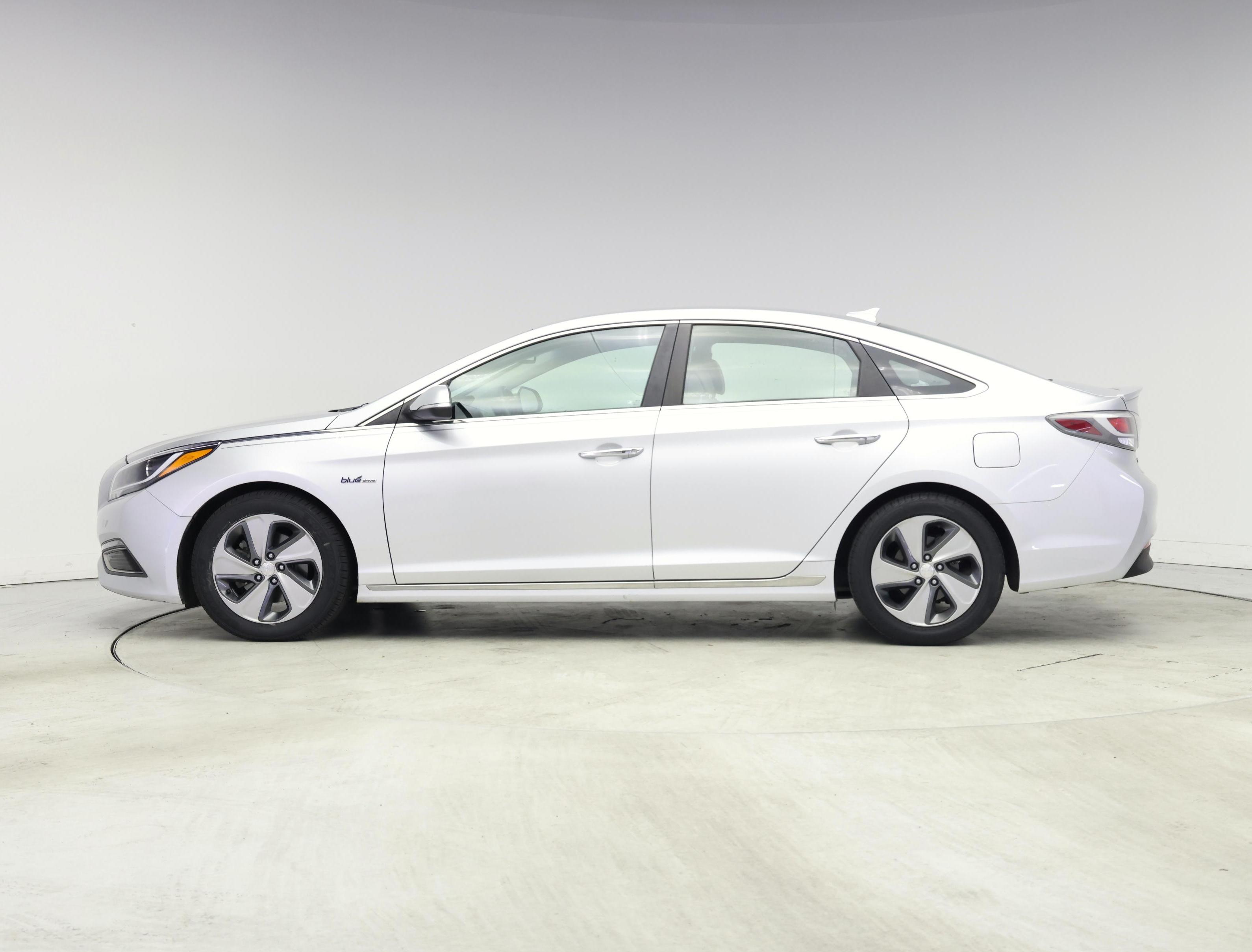 Thumbnail: 2016 Hyundai Sonata - 3