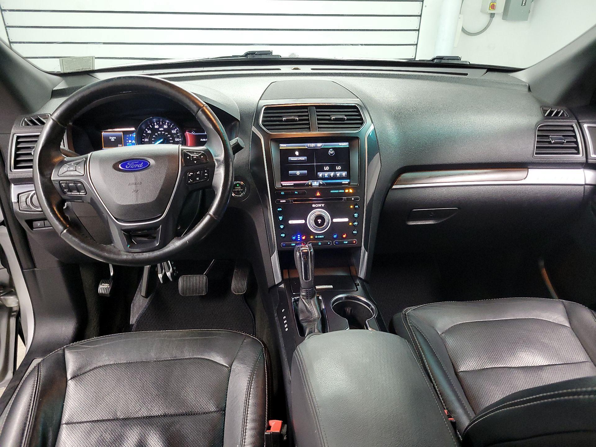 Thumbnail: 2016 Ford Explorer - 9