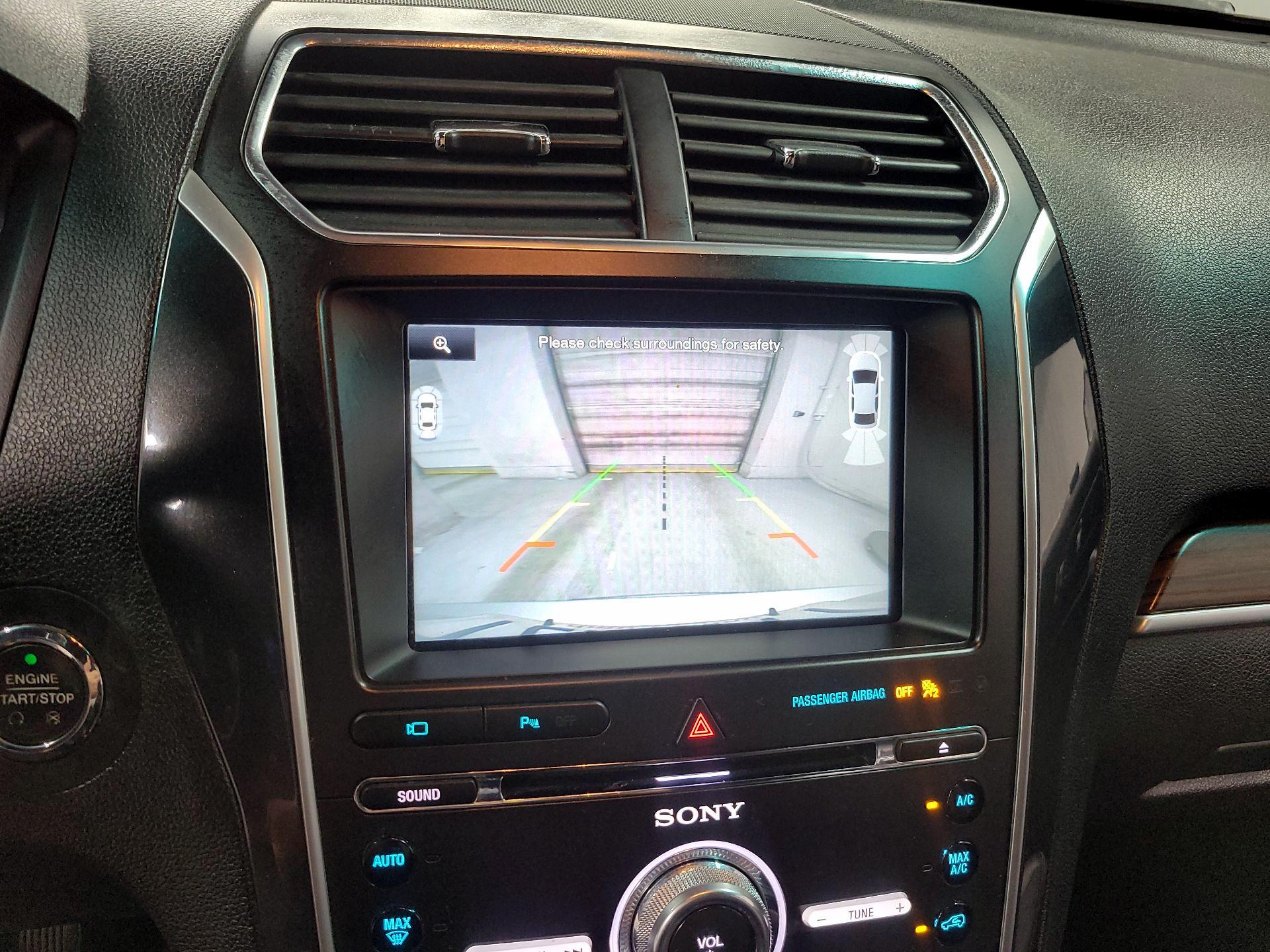 Thumbnail: 2016 Ford Explorer - 13