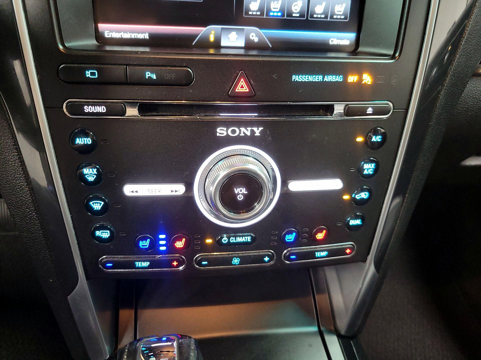 Thumbnail: 2016 Ford Explorer - 15