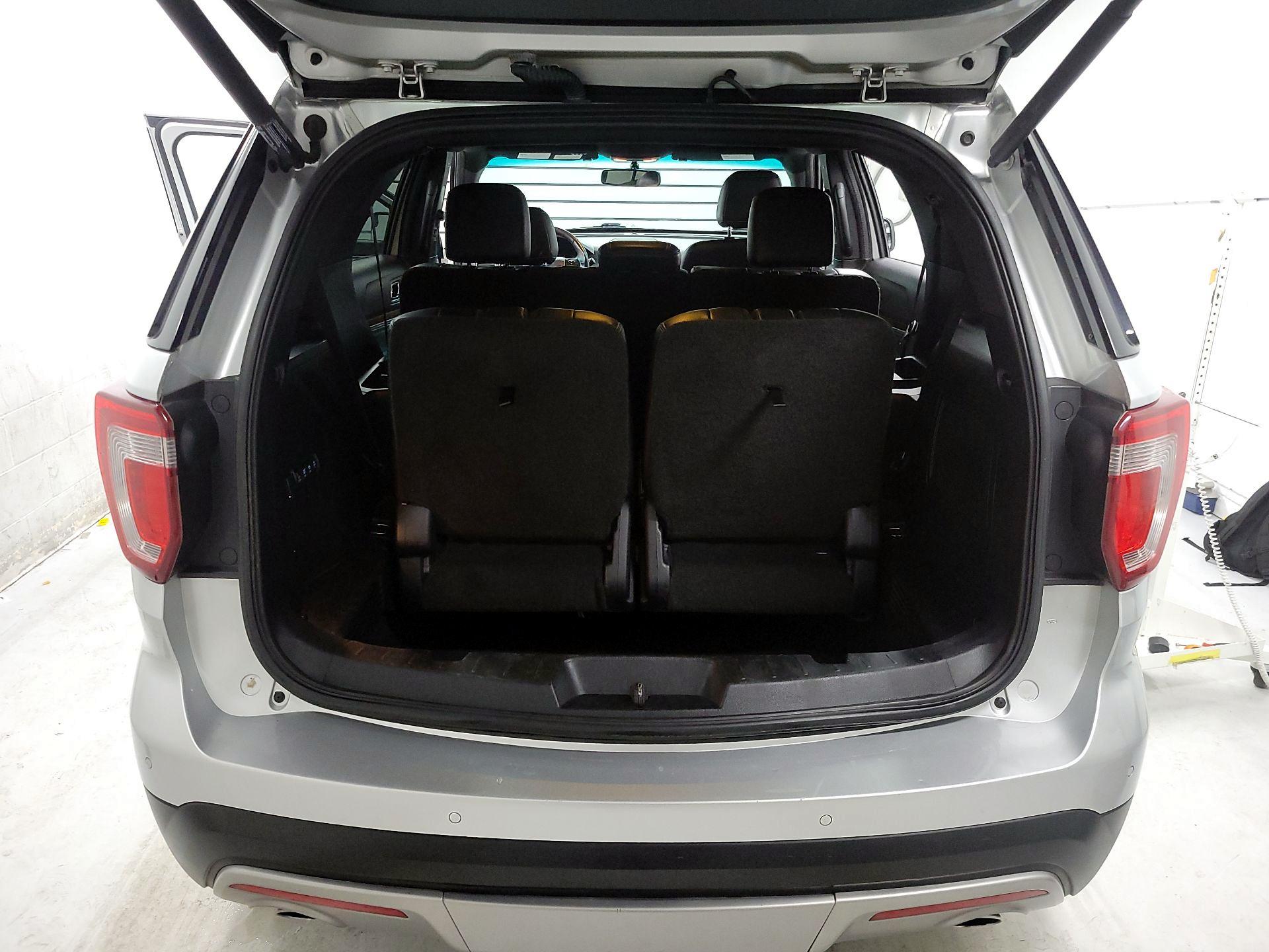 Thumbnail: 2016 Ford Explorer - 18