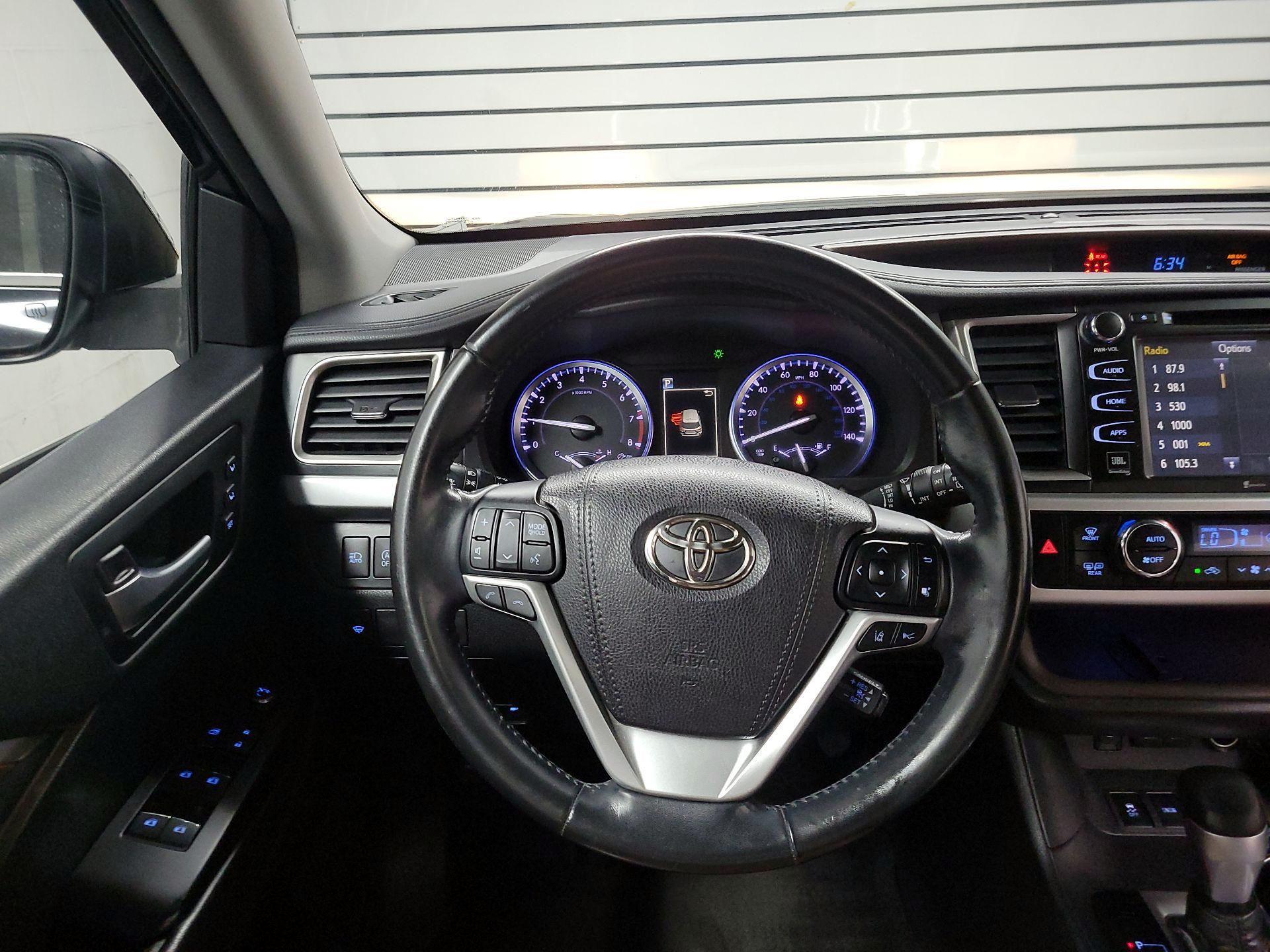 Thumbnail: 2018 Toyota Highlander - 10