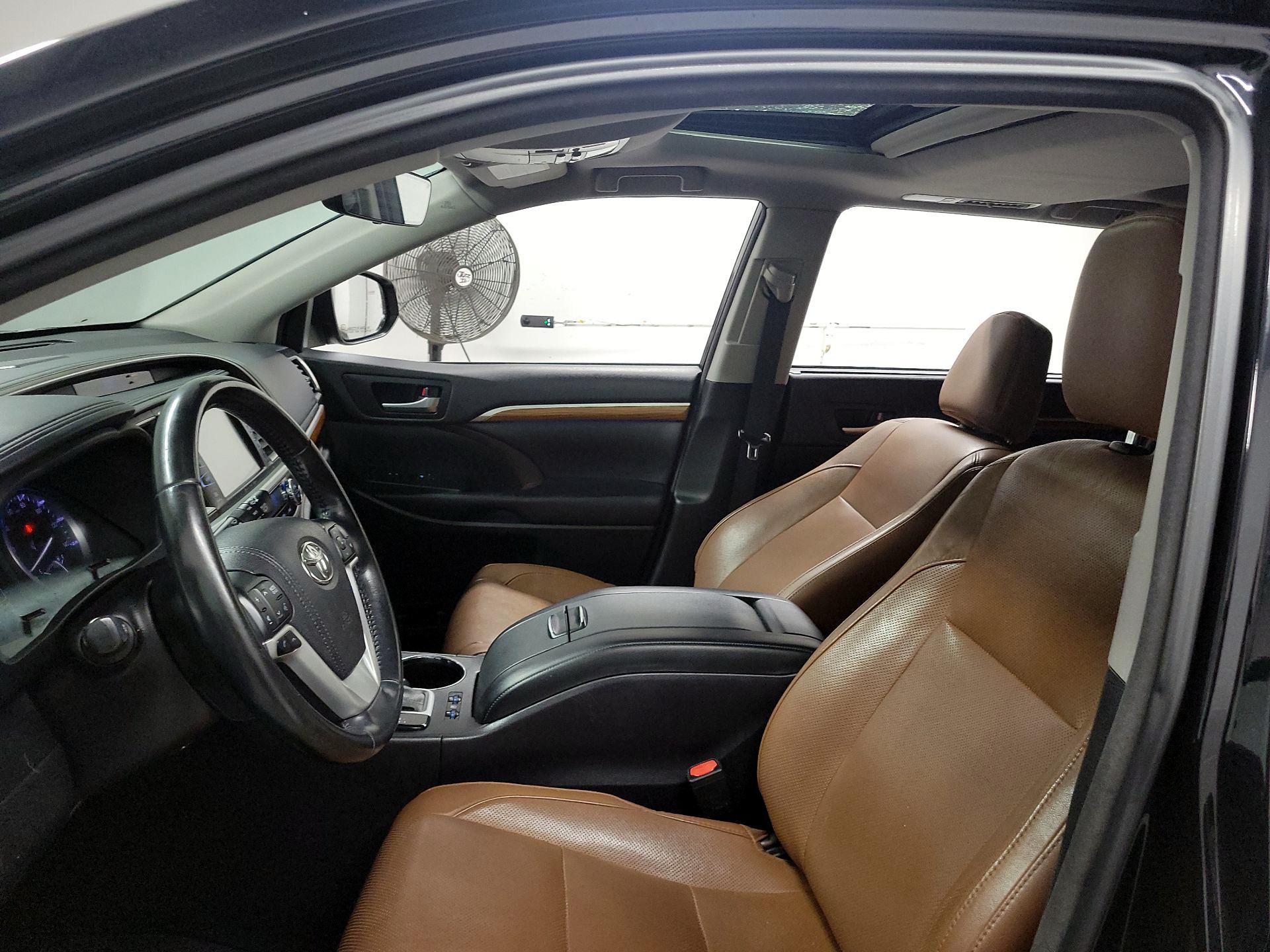 Thumbnail: 2018 Toyota Highlander - 11