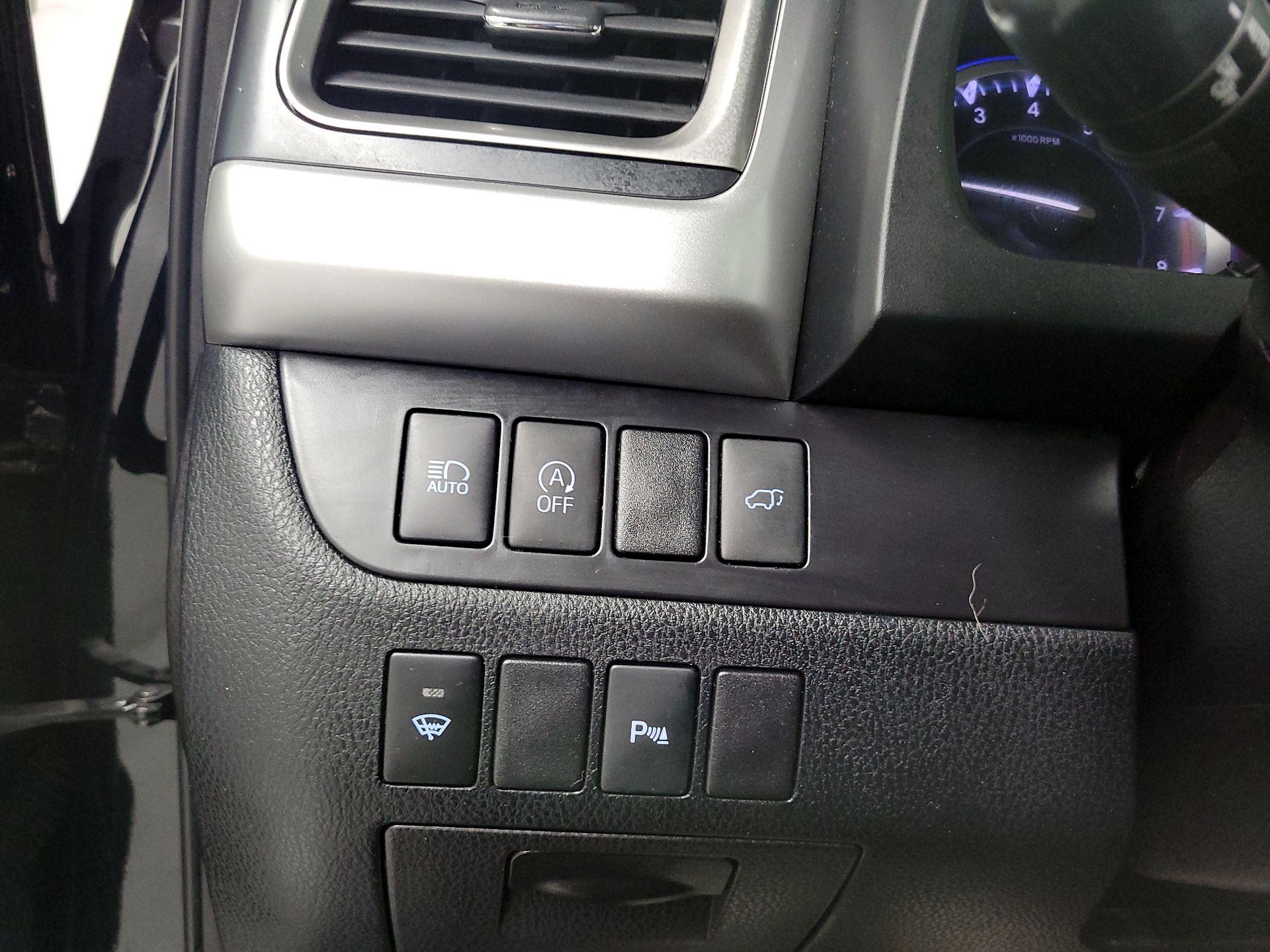 Thumbnail: 2018 Toyota Highlander - 13