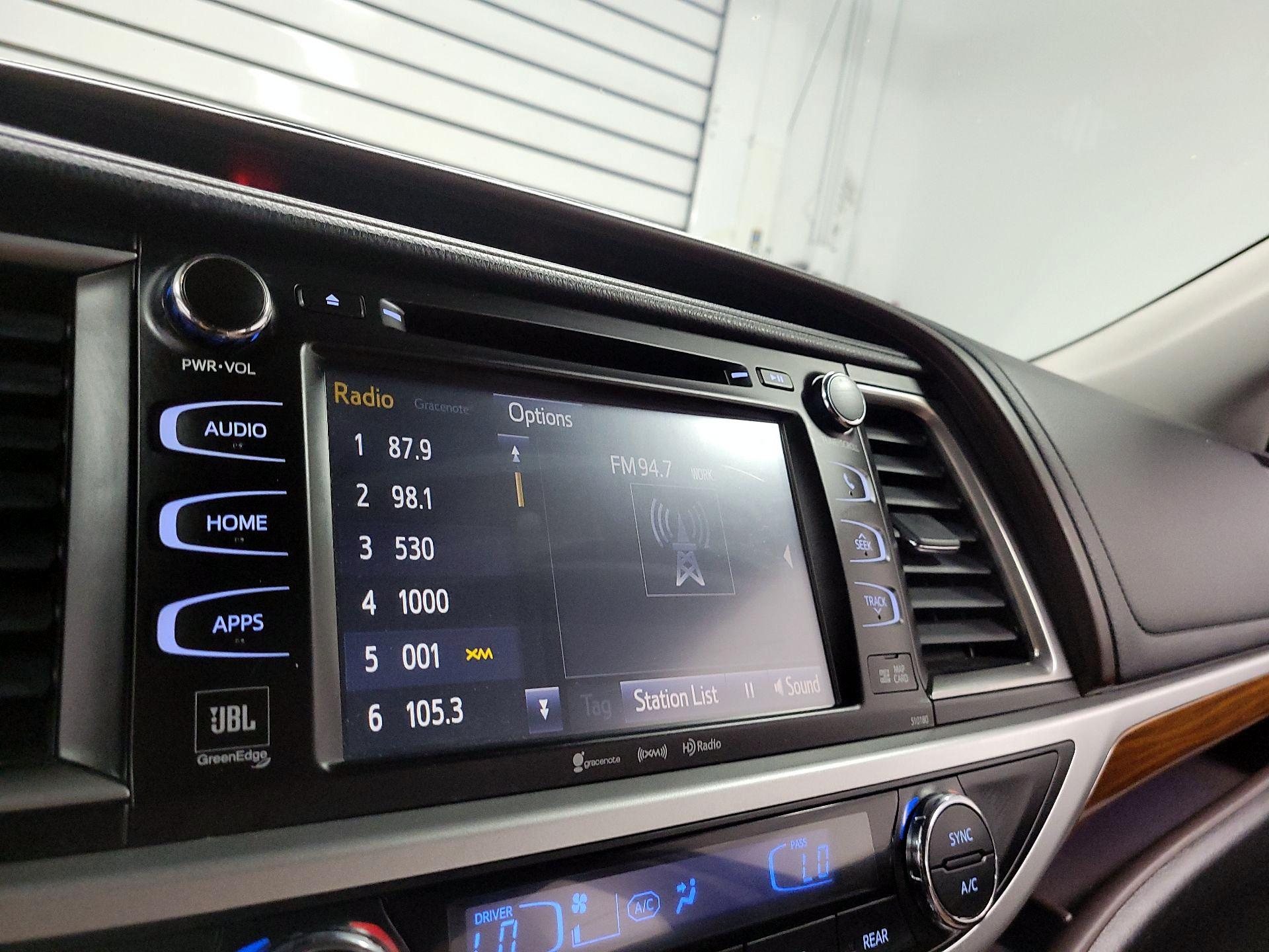 Thumbnail: 2018 Toyota Highlander - 15