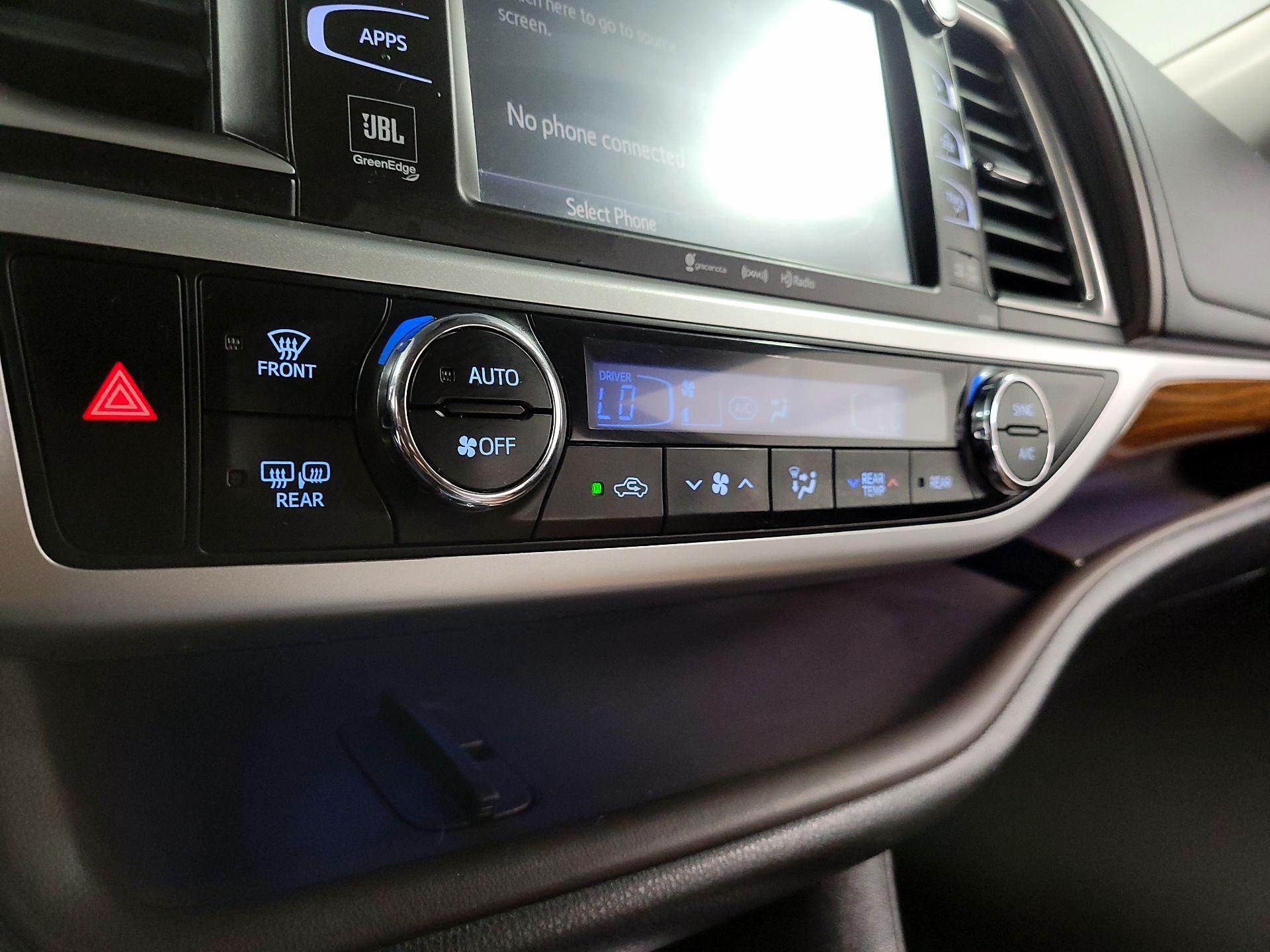 Thumbnail: 2018 Toyota Highlander - 16