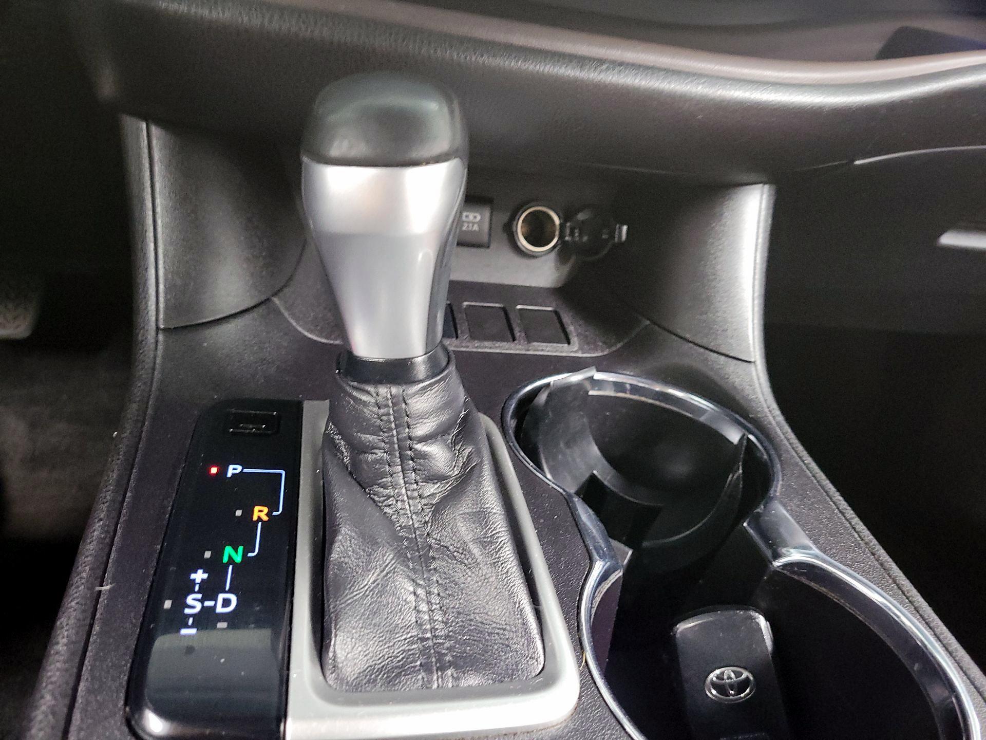 Thumbnail: 2018 Toyota Highlander - 17