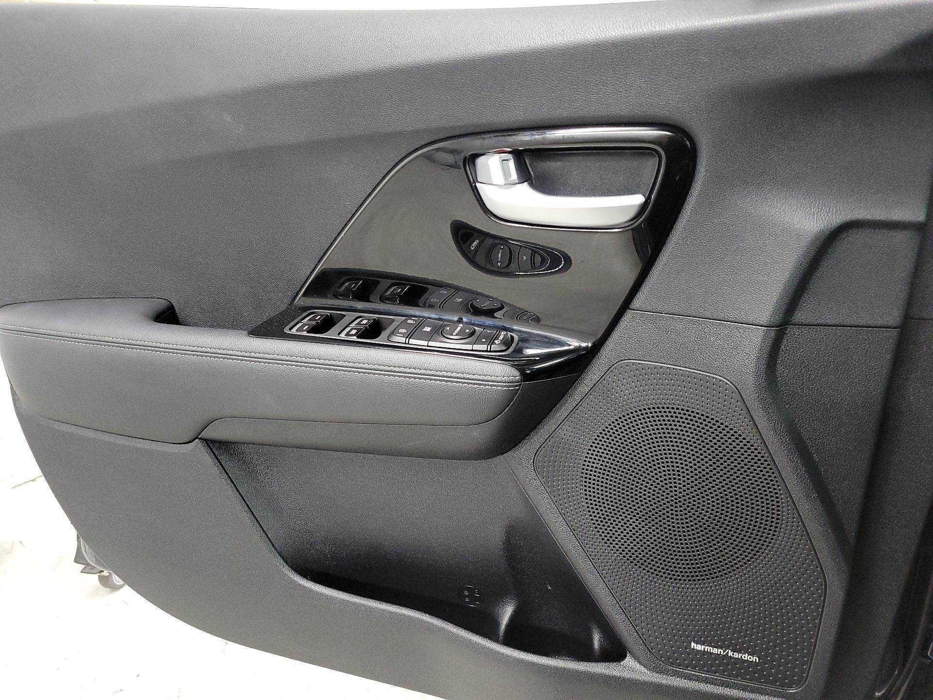 Thumbnail: 2019 Kia Niro - 12