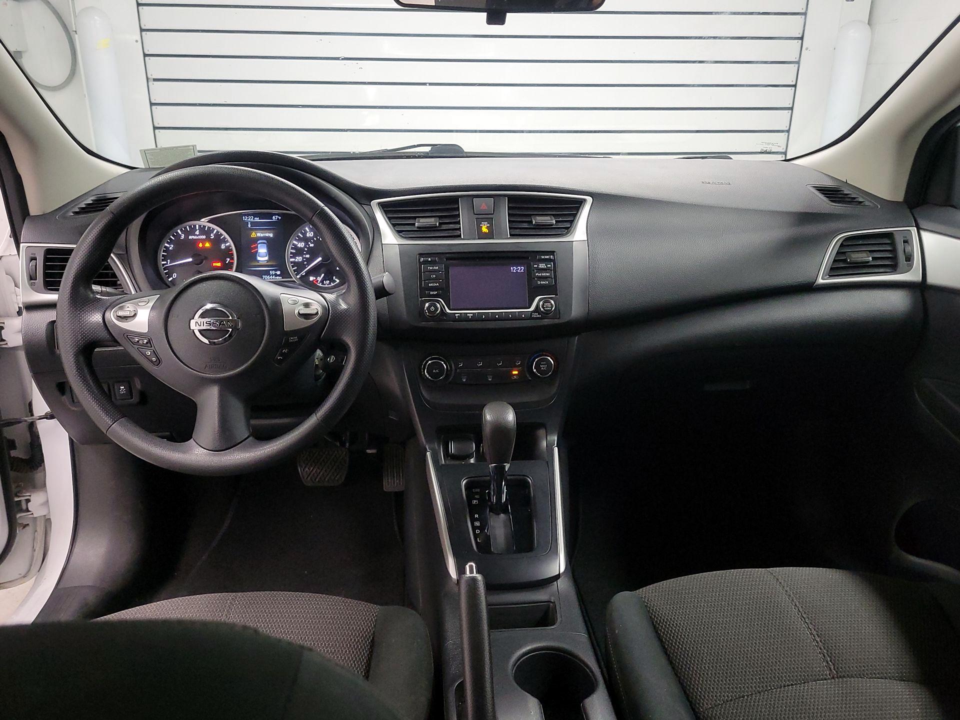 Thumbnail: 2018 Nissan Sentra - 9