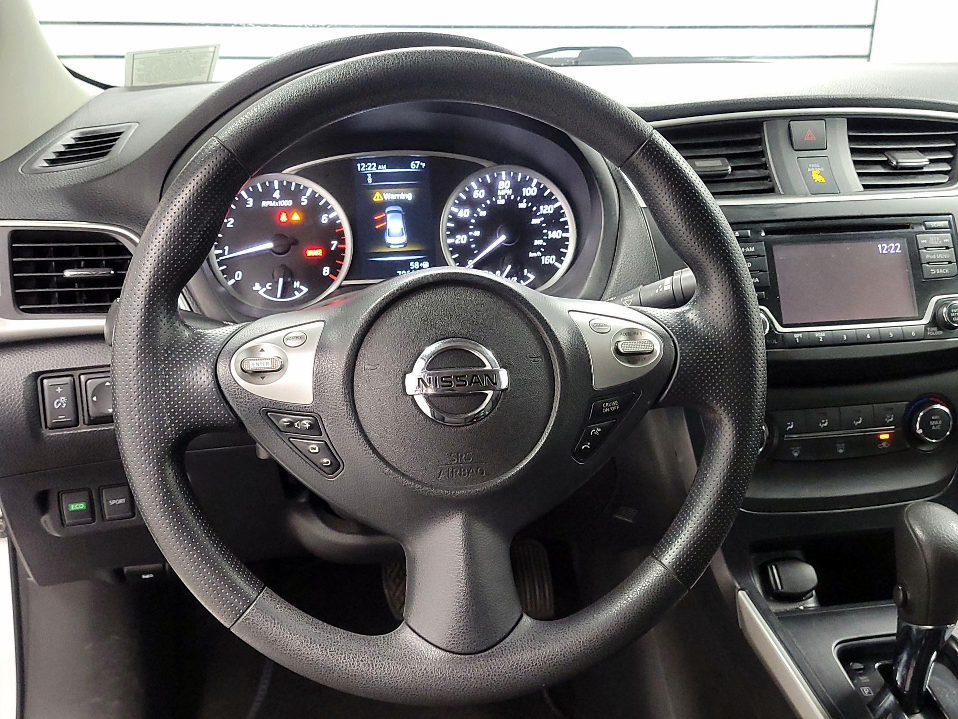 Thumbnail: 2018 Nissan Sentra - 10