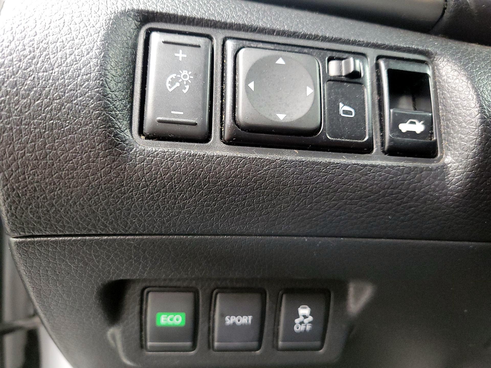 Thumbnail: 2018 Nissan Sentra - 13