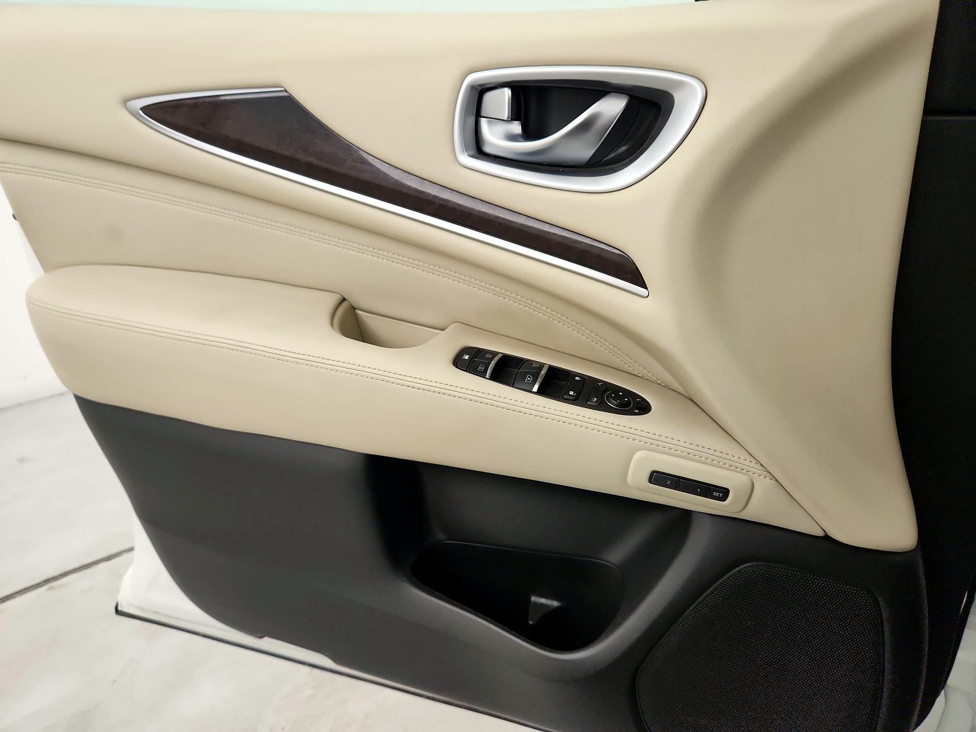 Thumbnail: 2015 INFINITI QX60 - 12