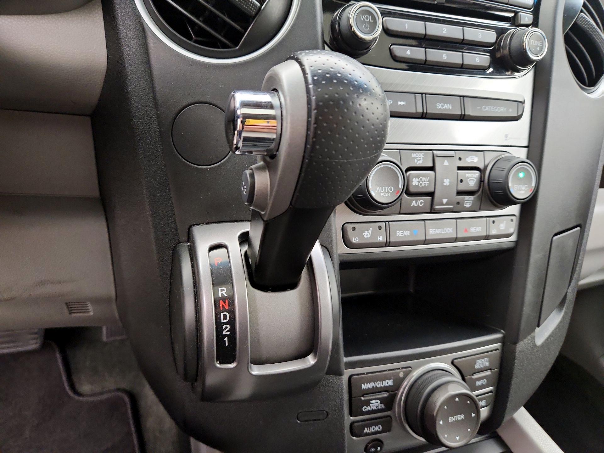 Thumbnail: 2014 Honda Pilot - 17