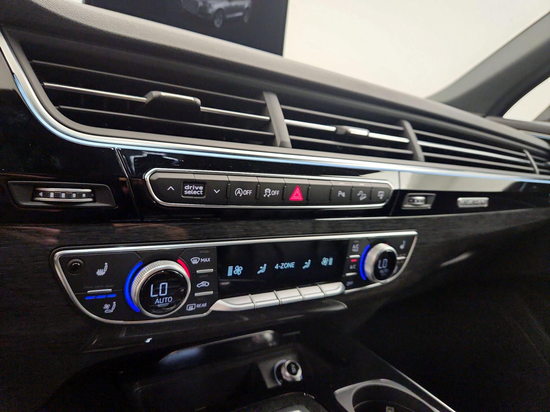 Thumbnail: 2017 Audi Q7 - 17