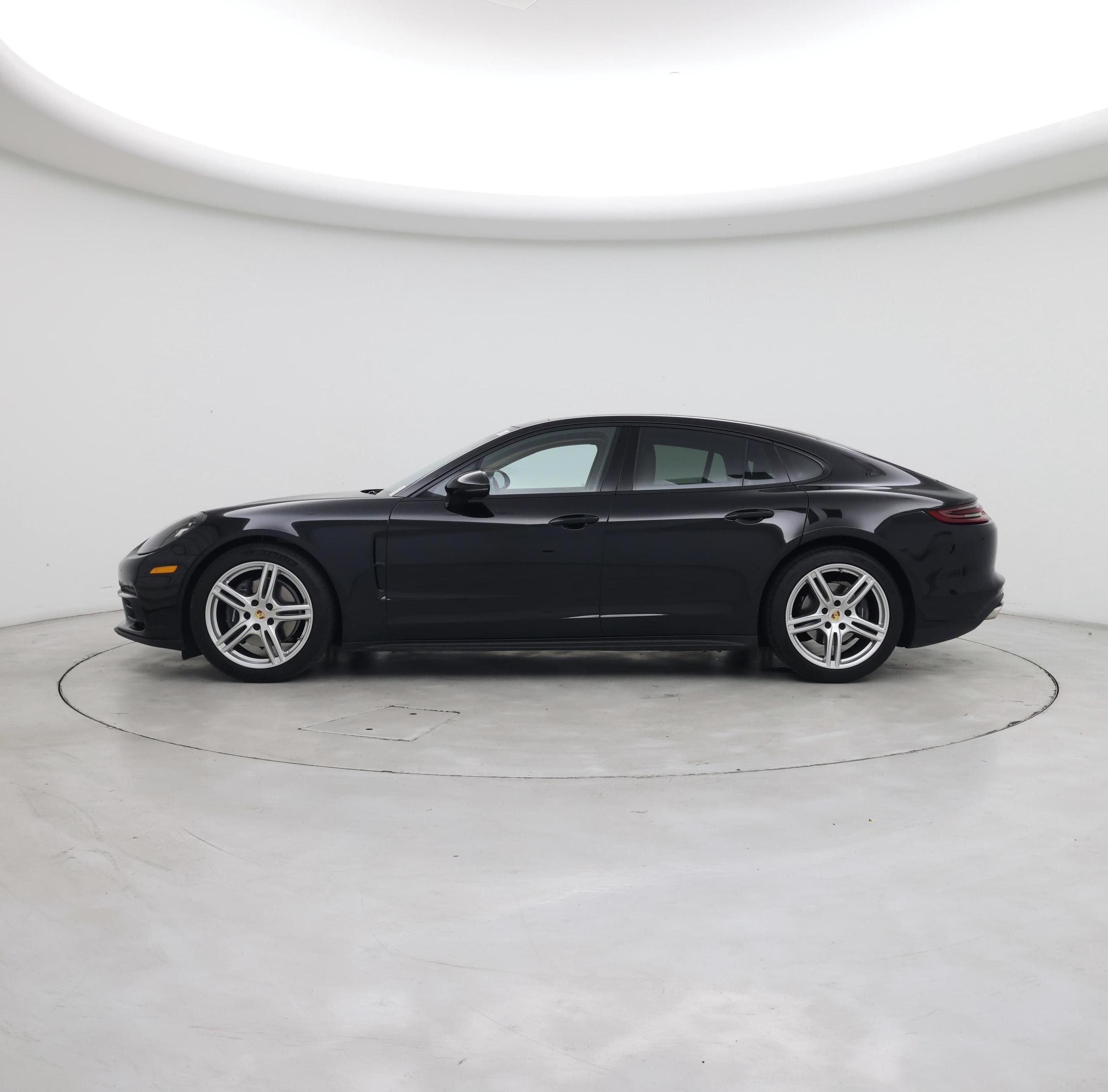 Thumbnail: 2018 Porsche Panamera - 3