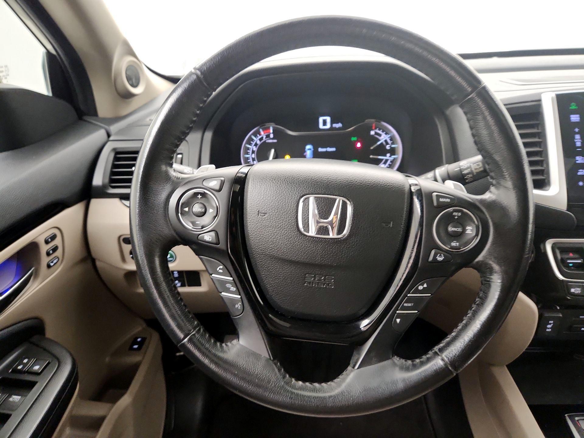 Thumbnail: 2016 Honda Pilot - 10