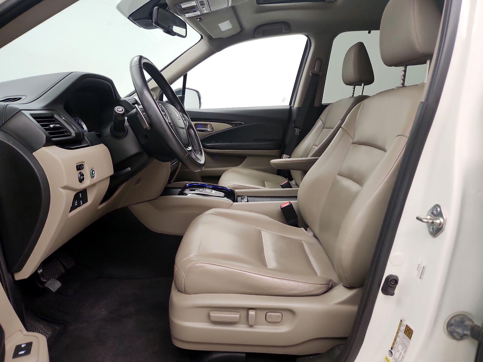 Thumbnail: 2016 Honda Pilot - 11