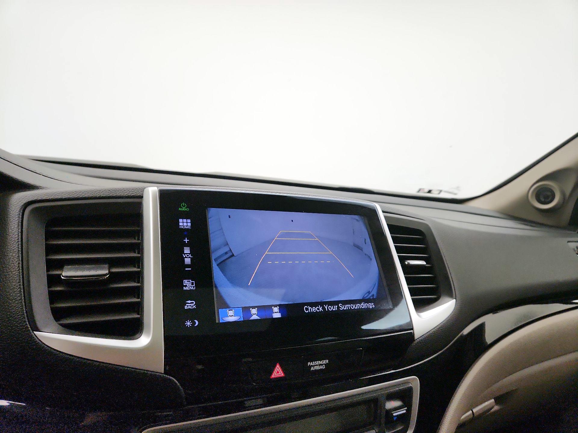 Thumbnail: 2016 Honda Pilot - 15
