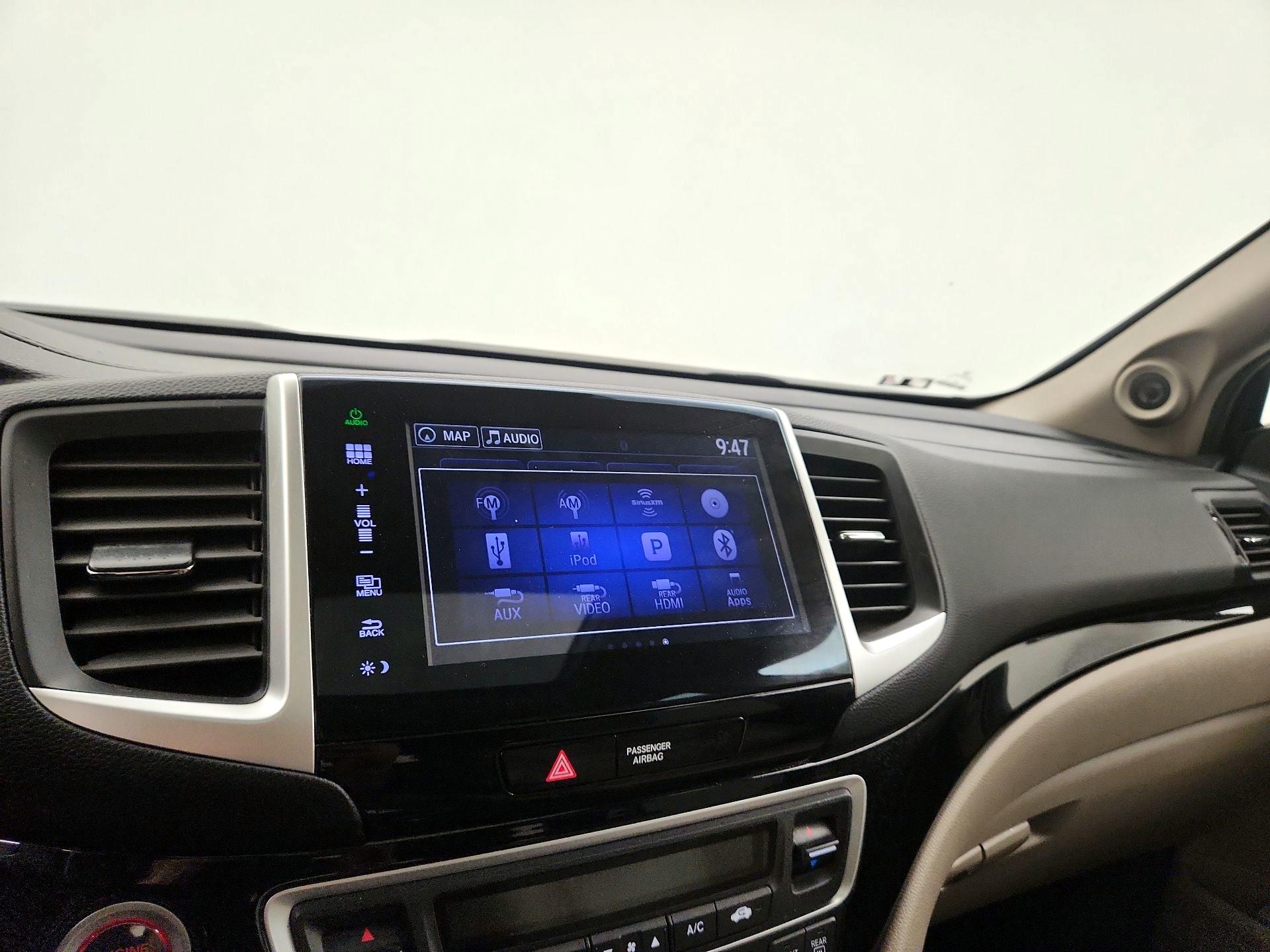 Thumbnail: 2016 Honda Pilot - 16