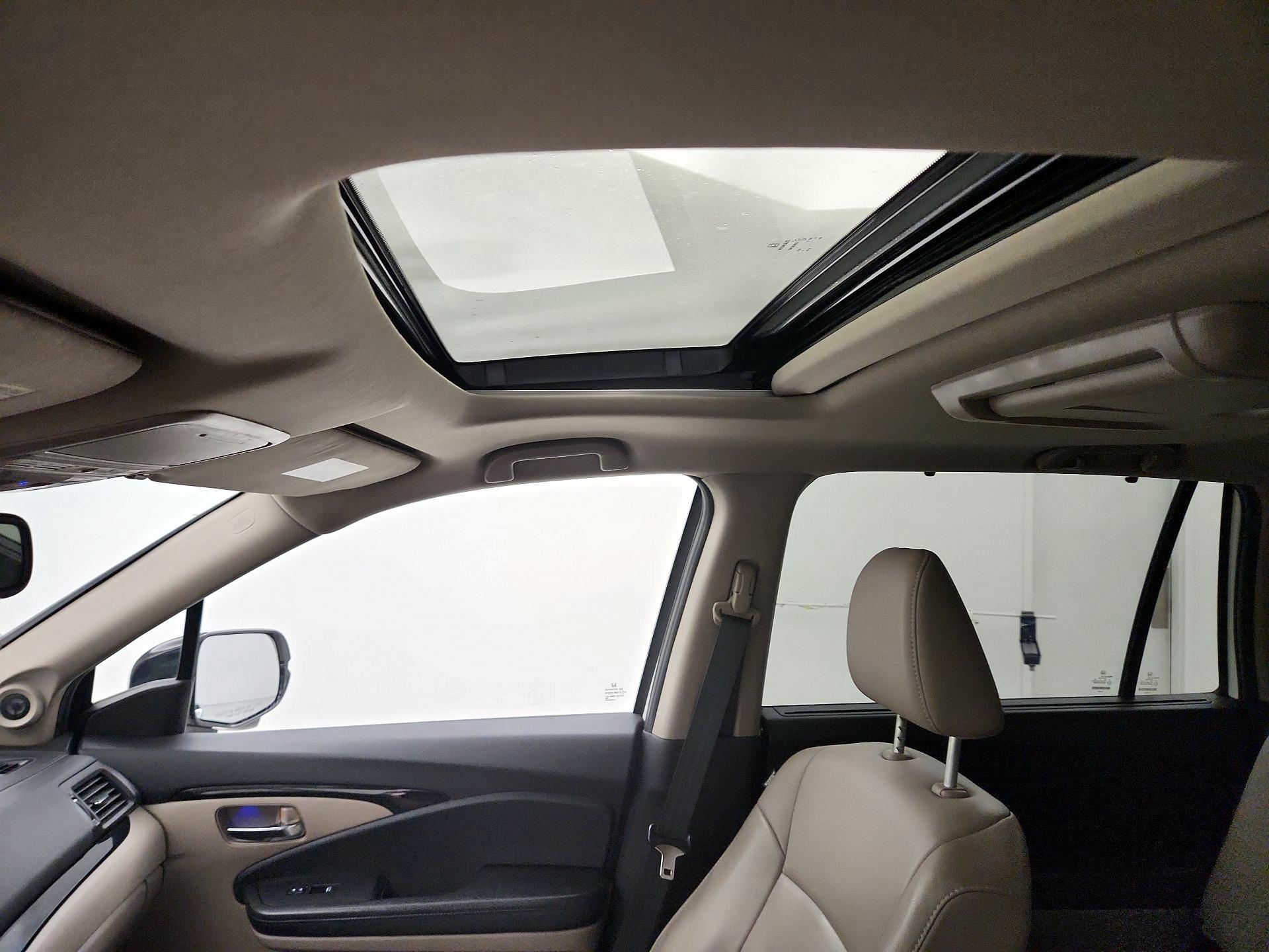 Thumbnail: 2016 Honda Pilot - 20